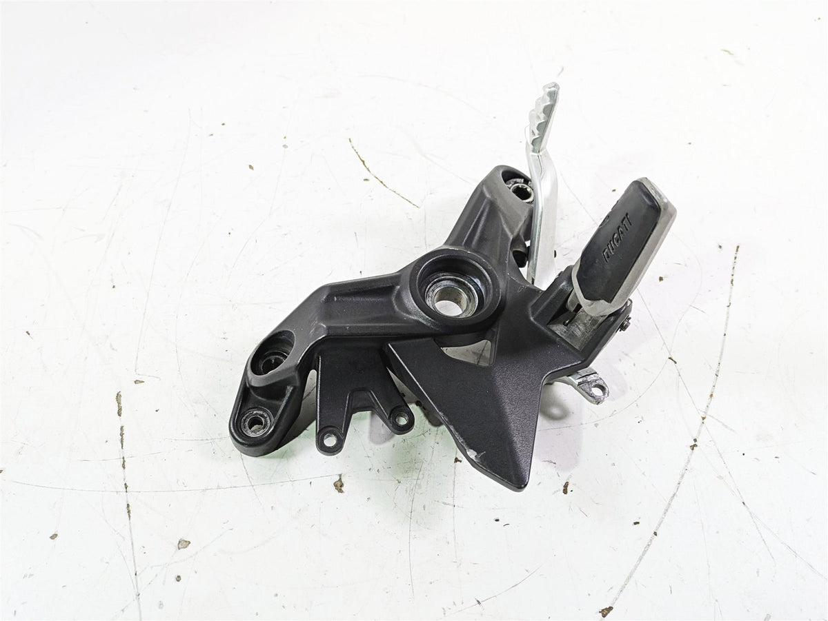 2017 Ducati Monster 1200 S Right Footpeg & Brake Ped Set 82413202BB 45720571AA {{ shop.shopifyCountryName }} - Mototech271
