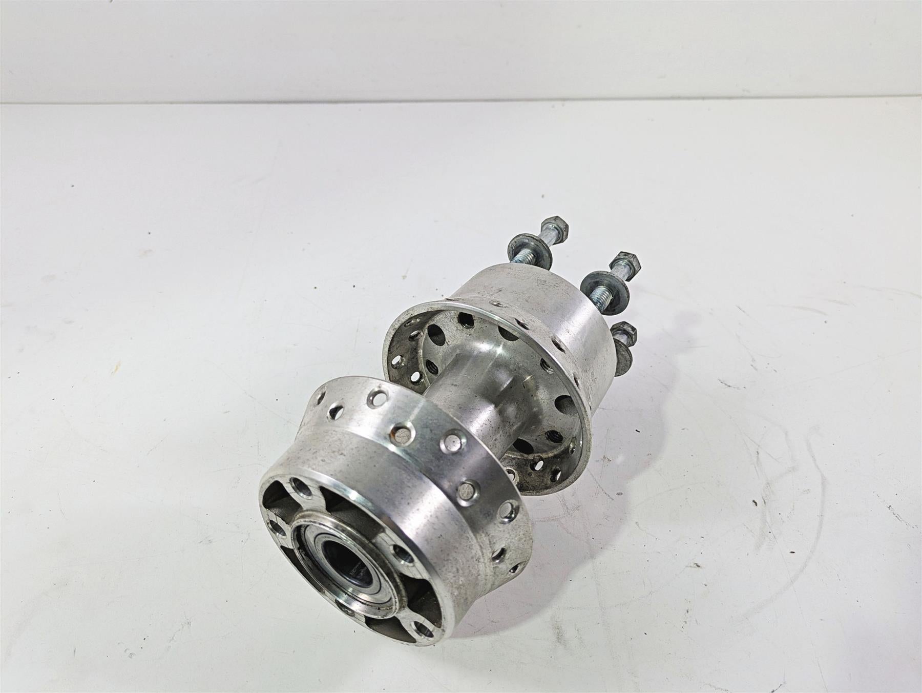 2020 Harley Softail FXST Standard Rear Wheel Hub Spoke Rim 40700-08A {{ shop.shopifyCountryName }} - Mototech271