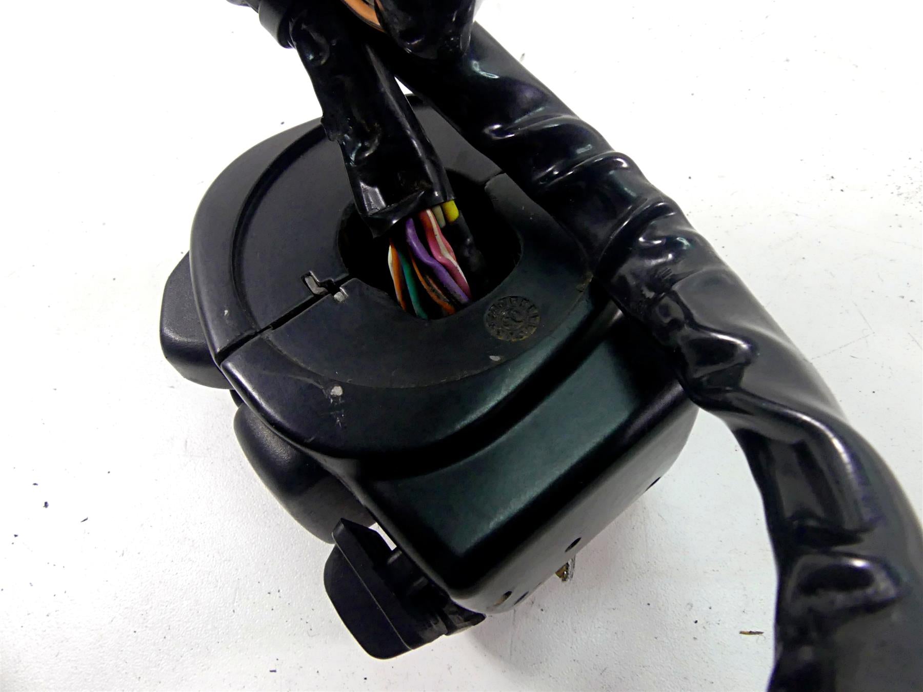 2004 Harley Touring FLHTCUI Electra Glide Left Hand Control Switch 71685-06A {{ shop.shopifyCountryName }} - Mototech271