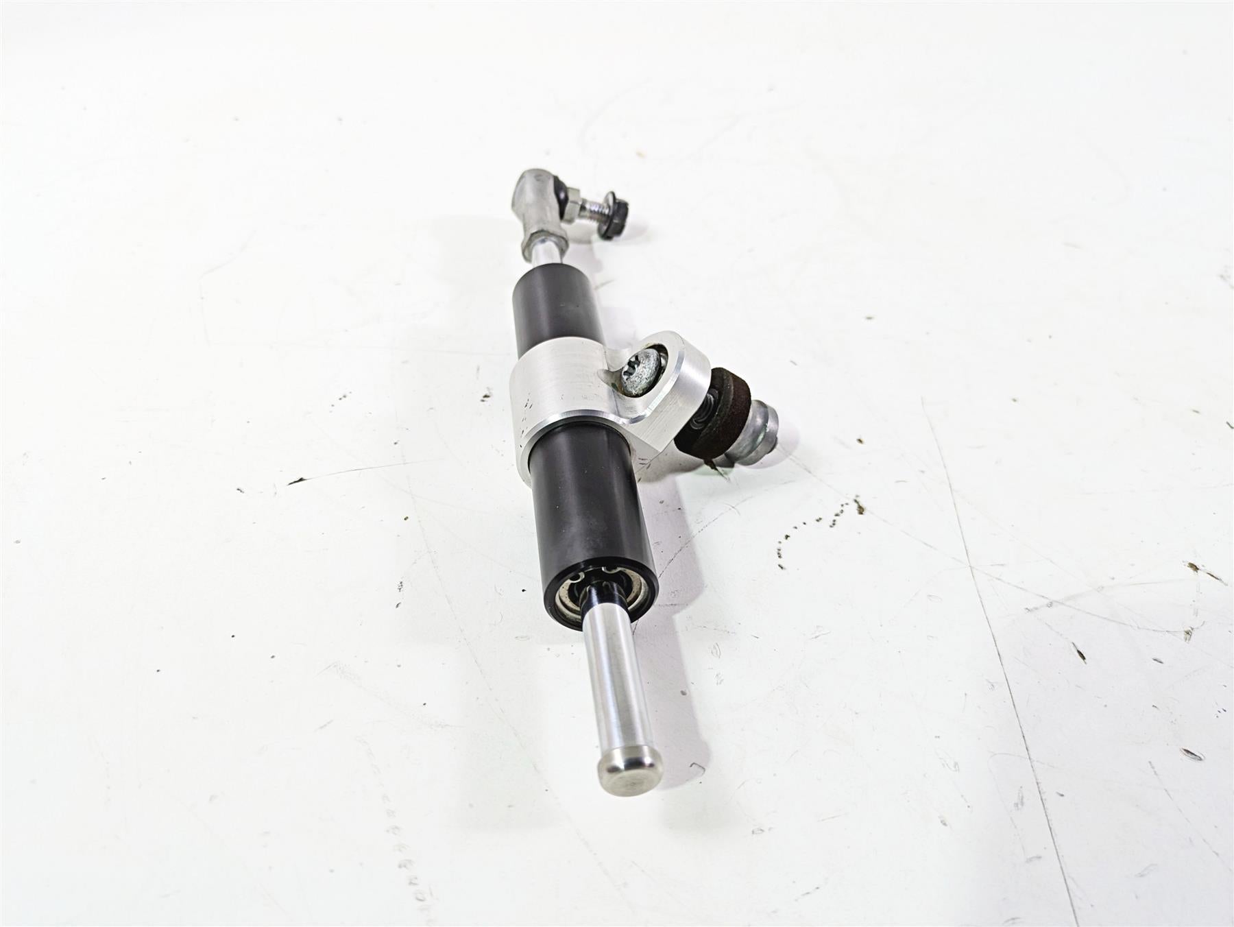 2018 BMW R1200GS GSW K50 Steering Damper & Mounts 32768549363 {{ shop.shopifyCountryName }} - Mototech271