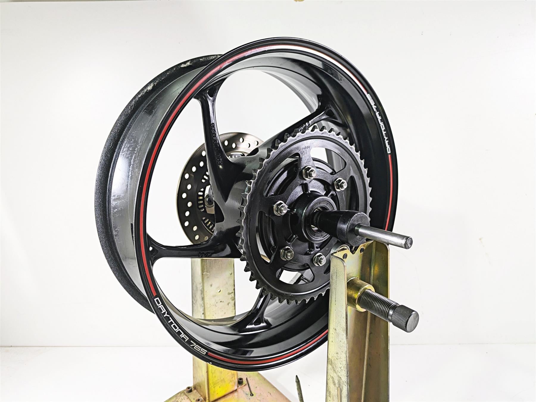 2020 Triumph Daytona 765 Moto2 Rear Wheel Rim 17x 5.5 Ding T2010677 {{ shop.shopifyCountryName }} - Mototech271