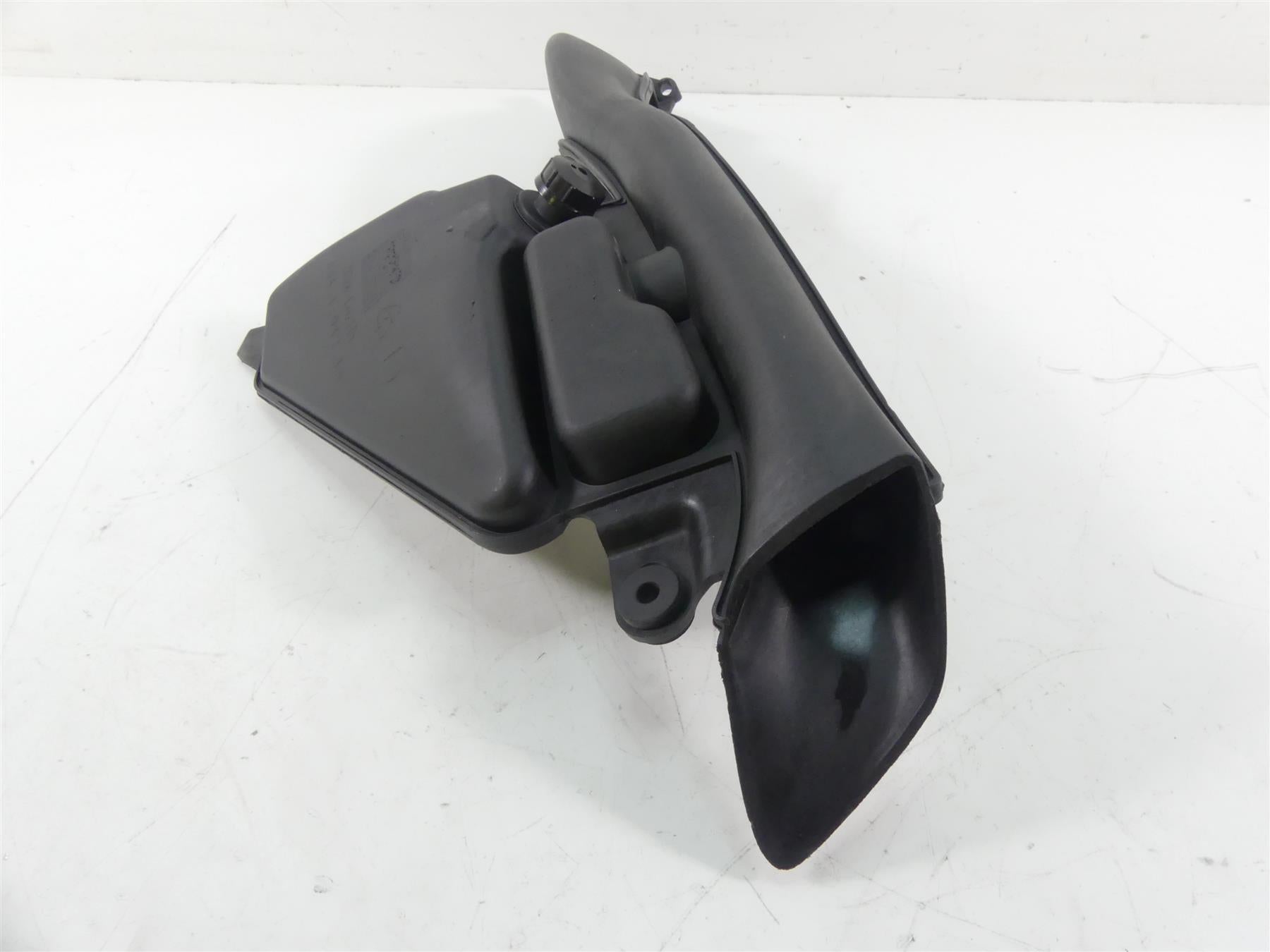 2006 Ducati 999 Biposto Right Air Duct Ram Inlet Intake Tube 48410421A {{ shop.shopifyCountryName }} - Mototech271