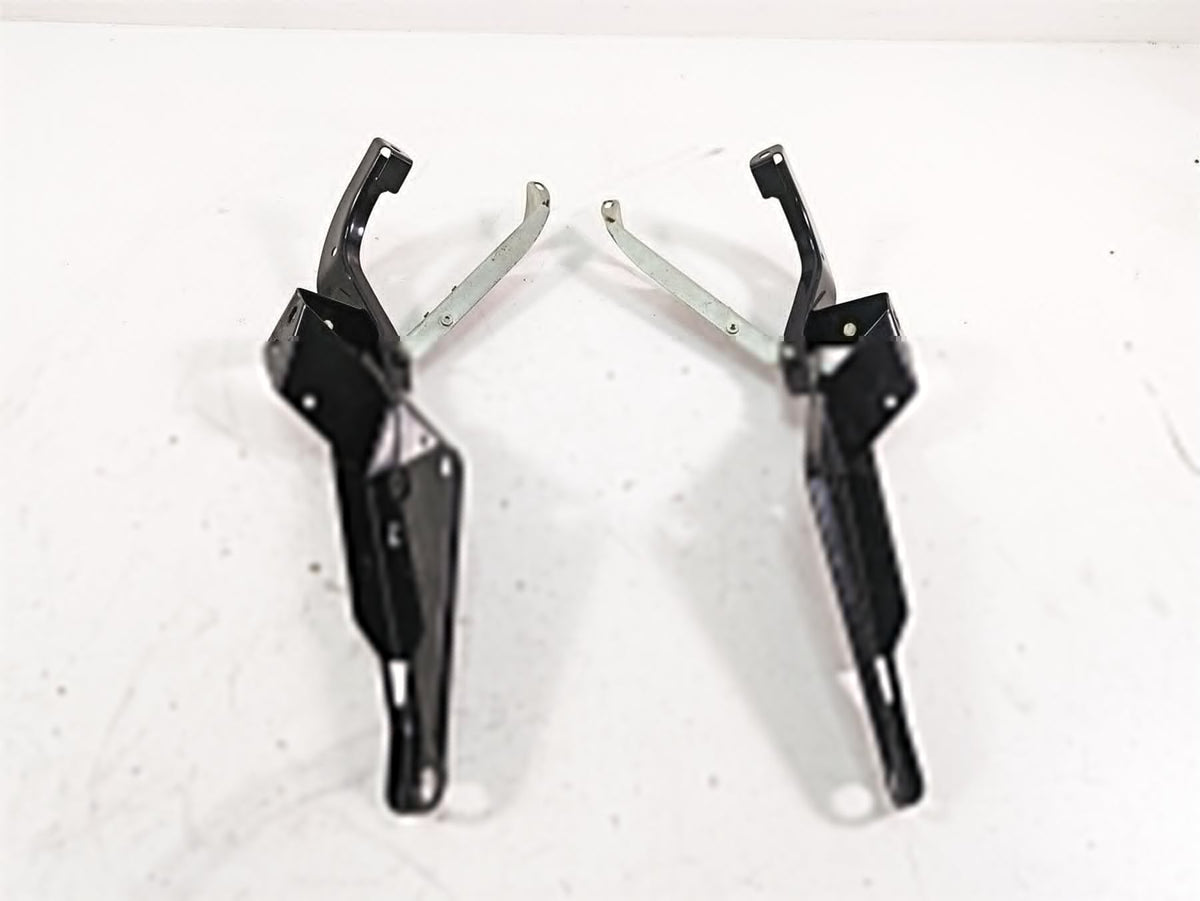 2010 Harley Touring FLHTCU Electra Glide Front Fairing Mount Holder Set 58479-96 {{ shop.shopifyCountryName }} - Mototech271