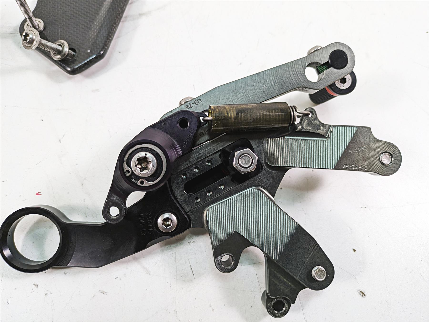2015 BMW S1000RR K46 Hp4 Left Right Foot Peg Lever Set 77258550774 77258550773 {{ shop.shopifyCountryName }} - Mototech271
