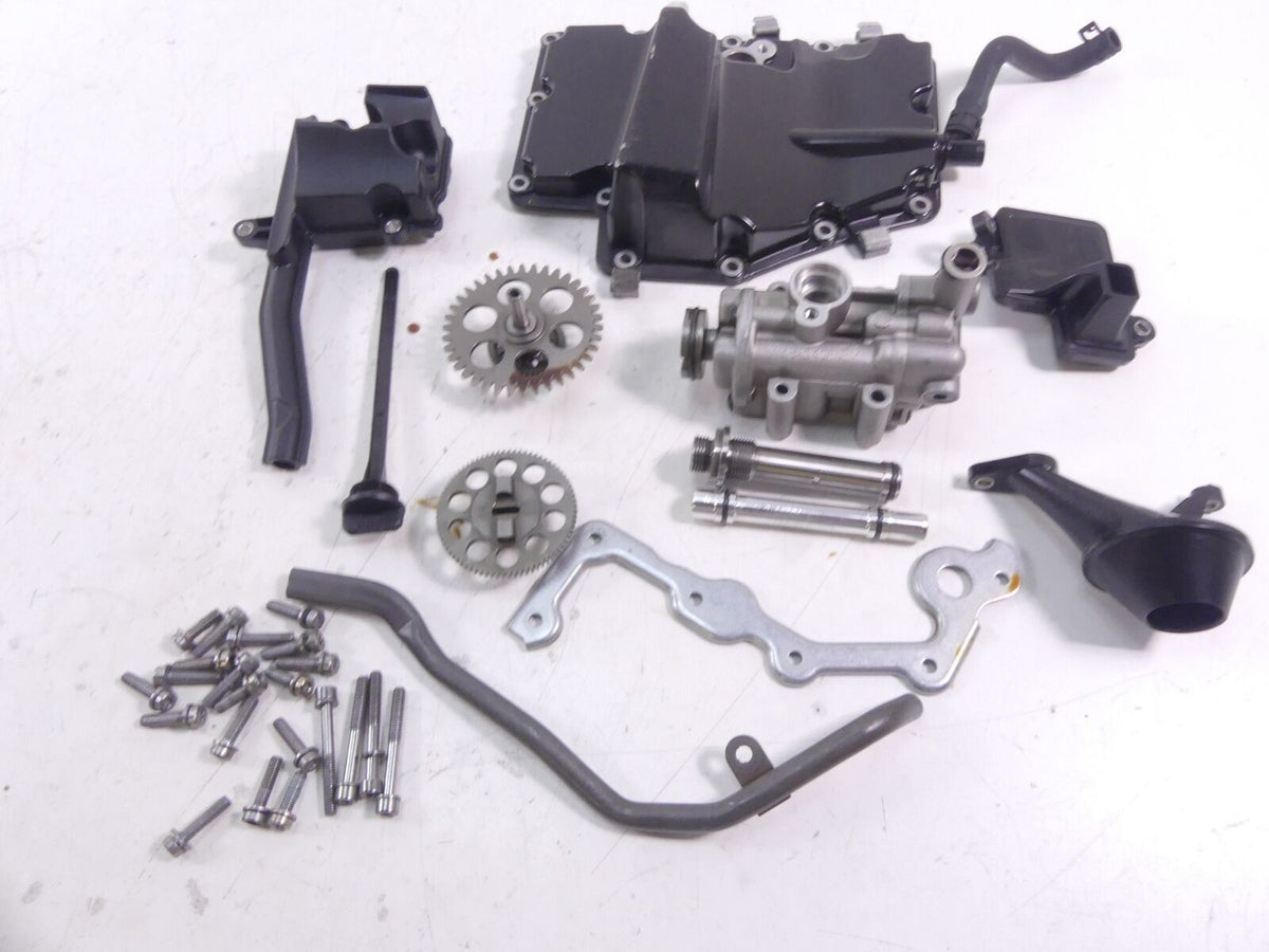 2018 BMW K1600 Bagger Oil Pump Hoses Intake Gears Screw Reservoir Set 1141854840 {{ shop.shopifyCountryName }} - Mototech271