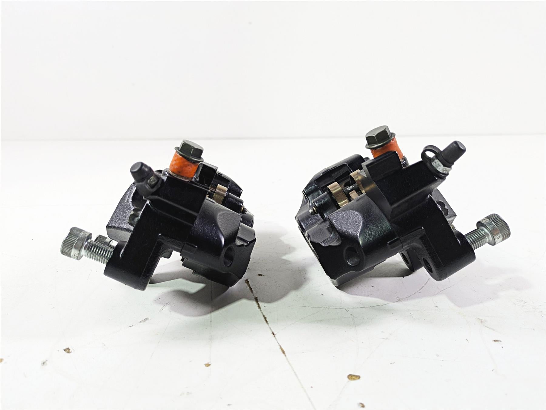 2019 Indian Chieftain Limited Front Brake Caliper Set 1912390 1912391 {{ shop.shopifyCountryName }} - Mototech271