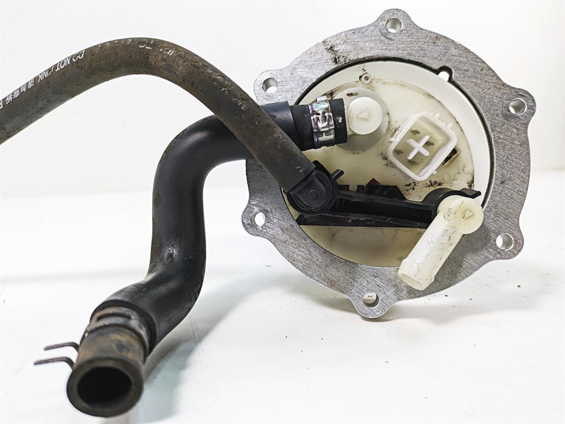 2009 Yamaha XV1900 Raider Fuel Gas Petrol Pump & Sender D7-13907-00-00 {{ shop.shopifyCountryName }} - Mototech271