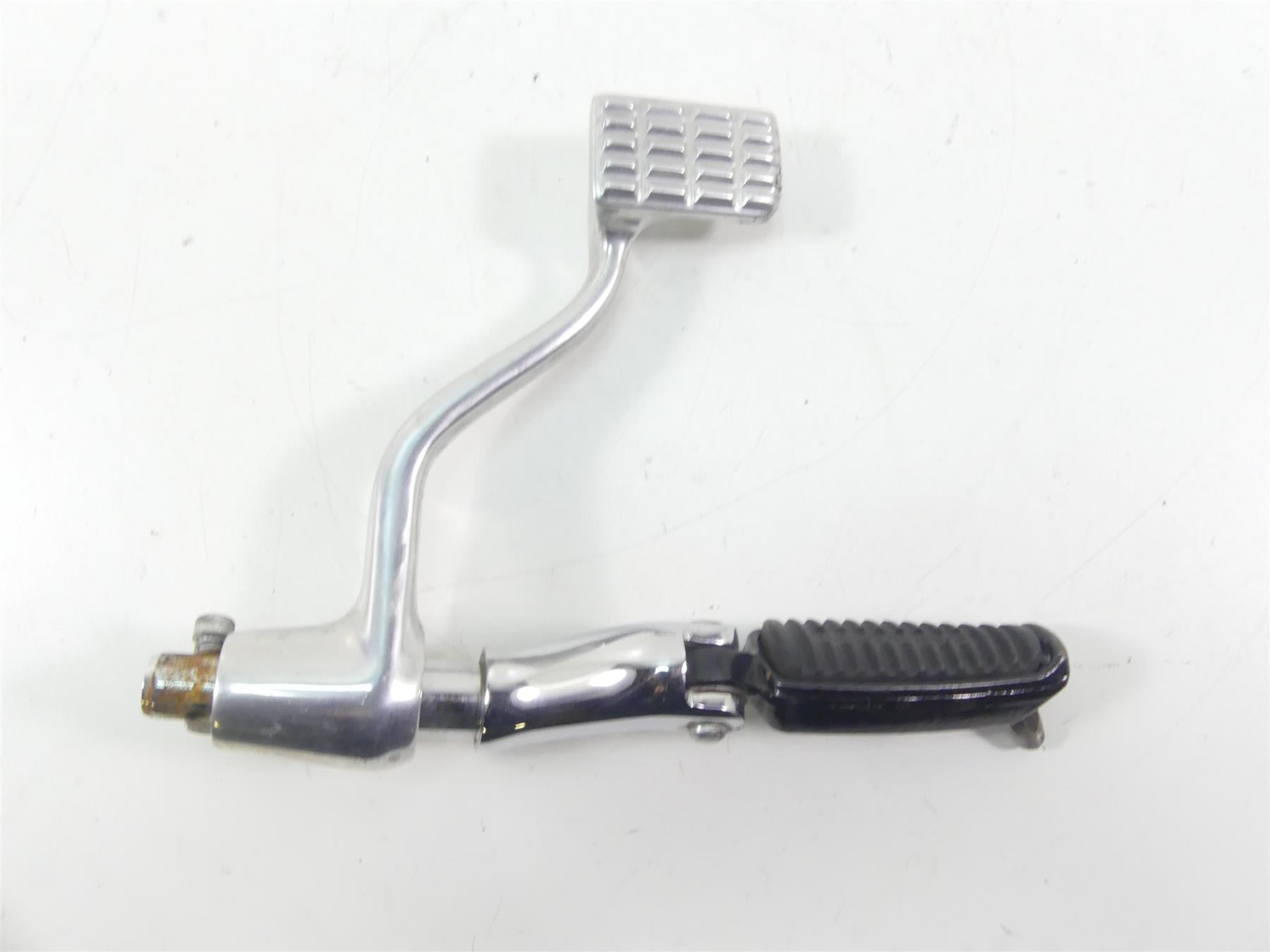2011 Harley VRSCF Muscle Rod Right Front Footpeg & Brake Ped 50274-02B 44738-06 {{ shop.shopifyCountryName }} - Mototech271