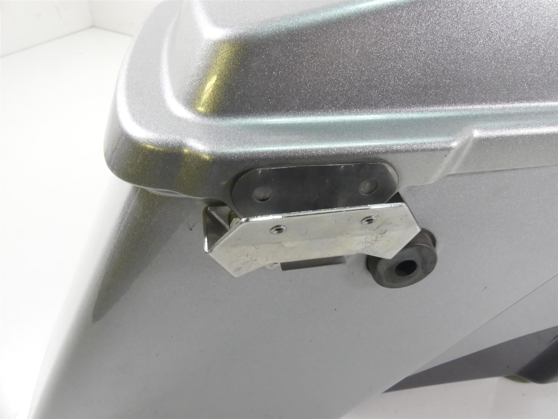 2009 Harley FLHTCU SE4 CVO E-Glide Nice Left Saddlebag Saddle Bag 88275-09 {{ shop.shopifyCountryName }} - Mototech271