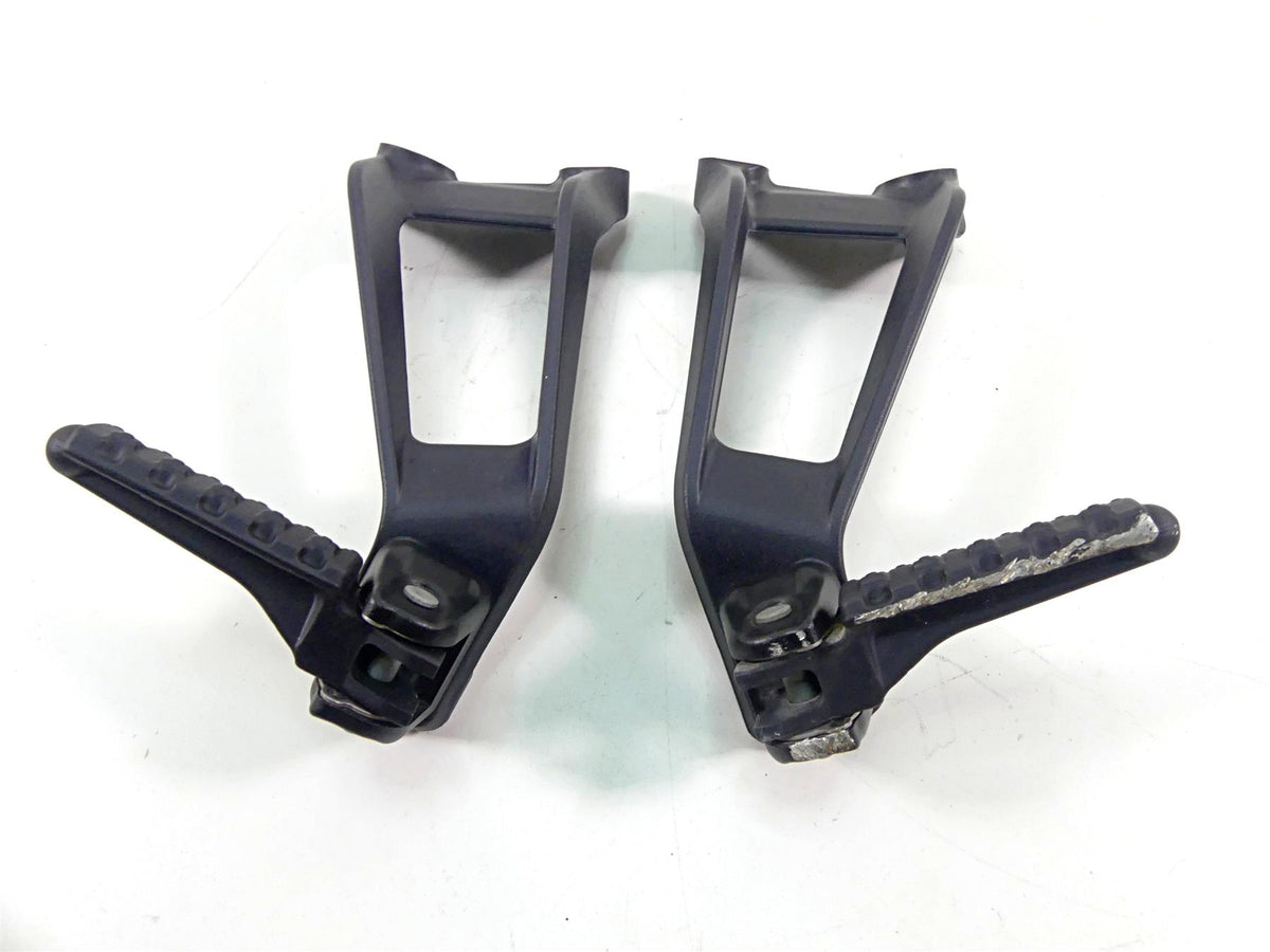 2016 KTM 1290 Super Duke R Rear Passenger Footpeg Foot Peg Set 6130304800033S {{ shop.shopifyCountryName }} - Mototech271