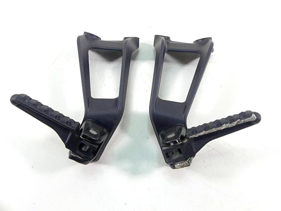 2016 KTM 1290 Super Duke R Rear Passenger Footpeg Foot Peg Set 6130304800033S {{ shop.shopifyCountryName }} - Mototech271