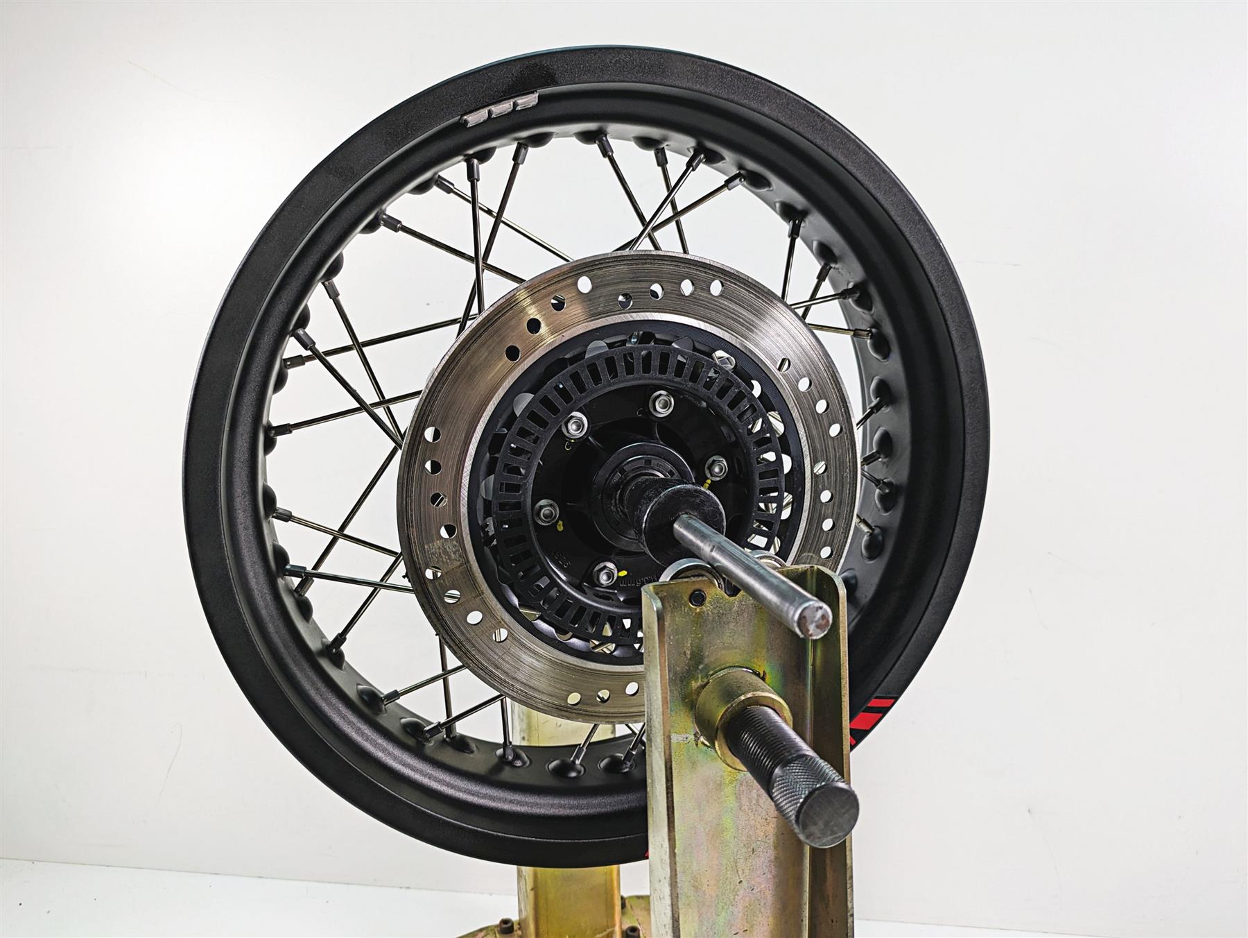 2020 Moto Guzzi V85 TT Adventure Straight 17x4.25 Etrto Rear Wheel Rim 2B0044385 {{ shop.shopifyCountryName }} - Mototech271