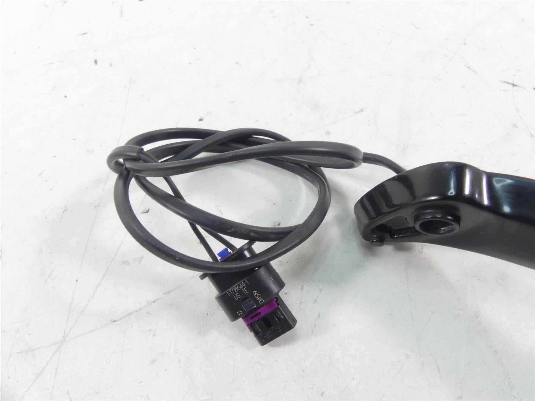 2019 Harley Softail FXBB Street Bob Side License Plate Holder Mount 67900115 {{ shop.shopifyCountryName }} - Mototech271