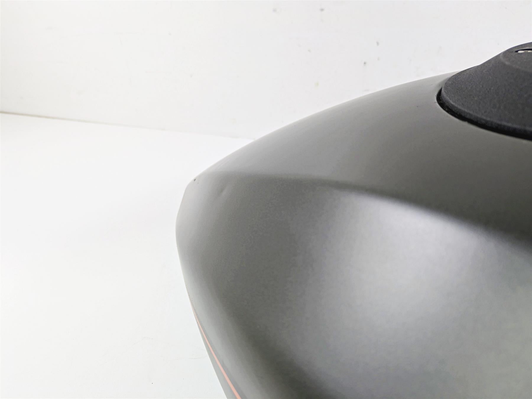 2019 Harley Softail FXDR 114 Fuel Gas Petrol Tank READ 61000677 {{ shop.shopifyCountryName }} - Mototech271