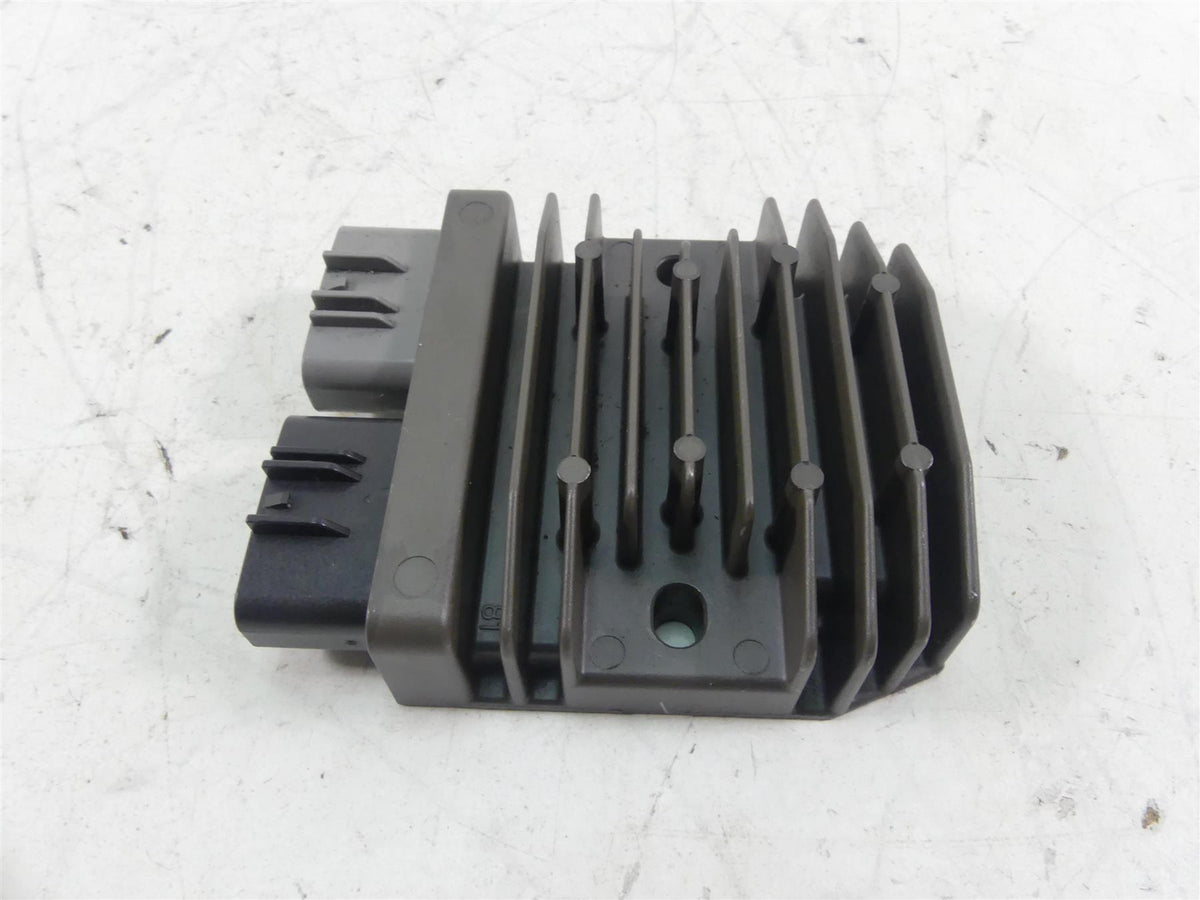 2017 Ducati 939 S Supersport Rectifier Voltage Regulator FH020AA 54040301B {{ shop.shopifyCountryName }} - Mototech271
