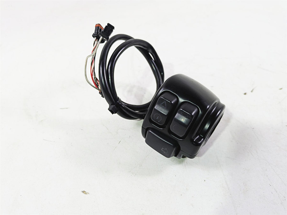 2018 Harley FXBR Softail Breakout Right Hand Start Stop Control Switch 71500462 {{ shop.shopifyCountryName }} - Mototech271