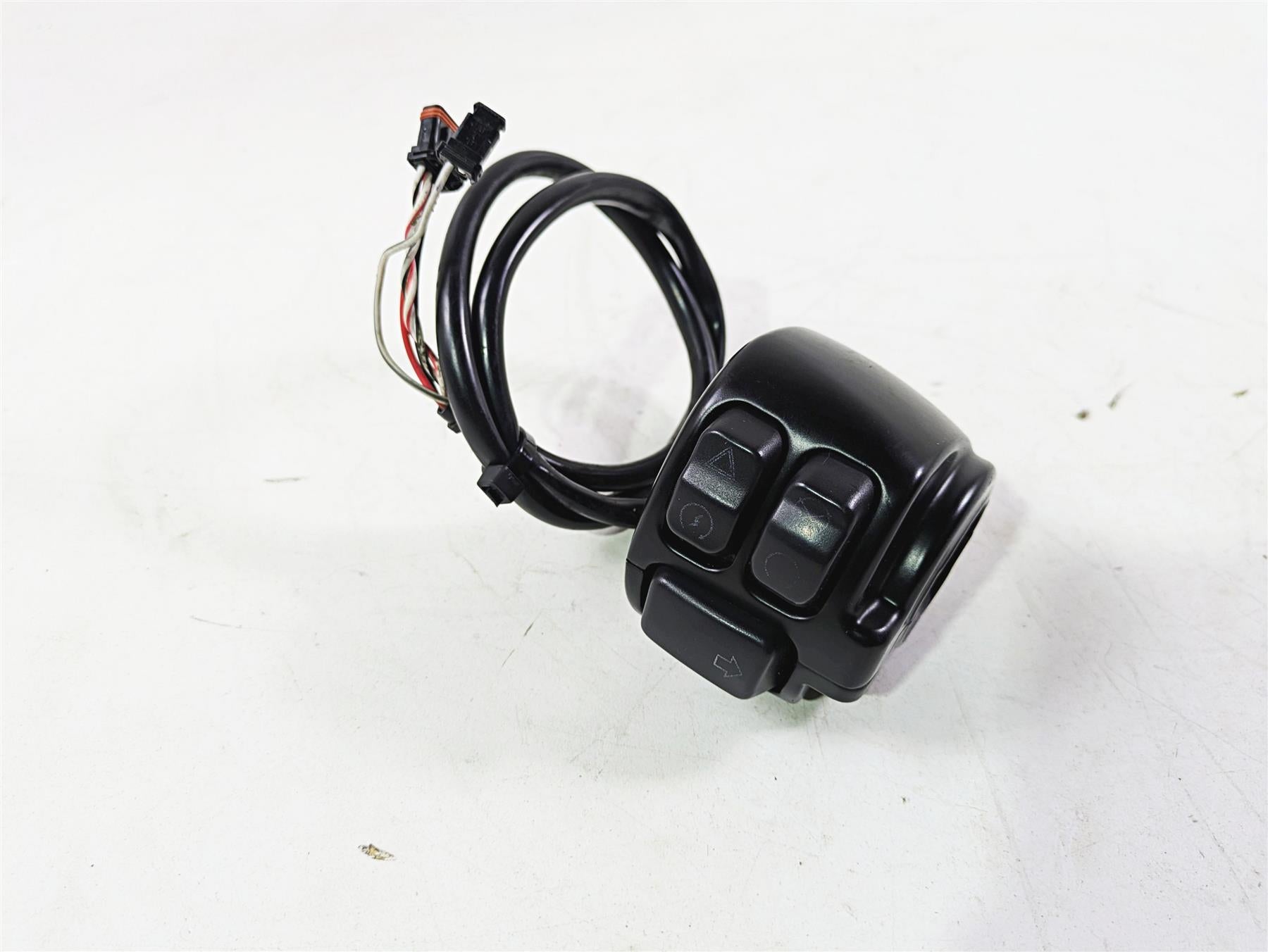 2018 Harley FXBR Softail Breakout Right Hand Start Stop Control Switch 71500462 {{ shop.shopifyCountryName }} - Mototech271