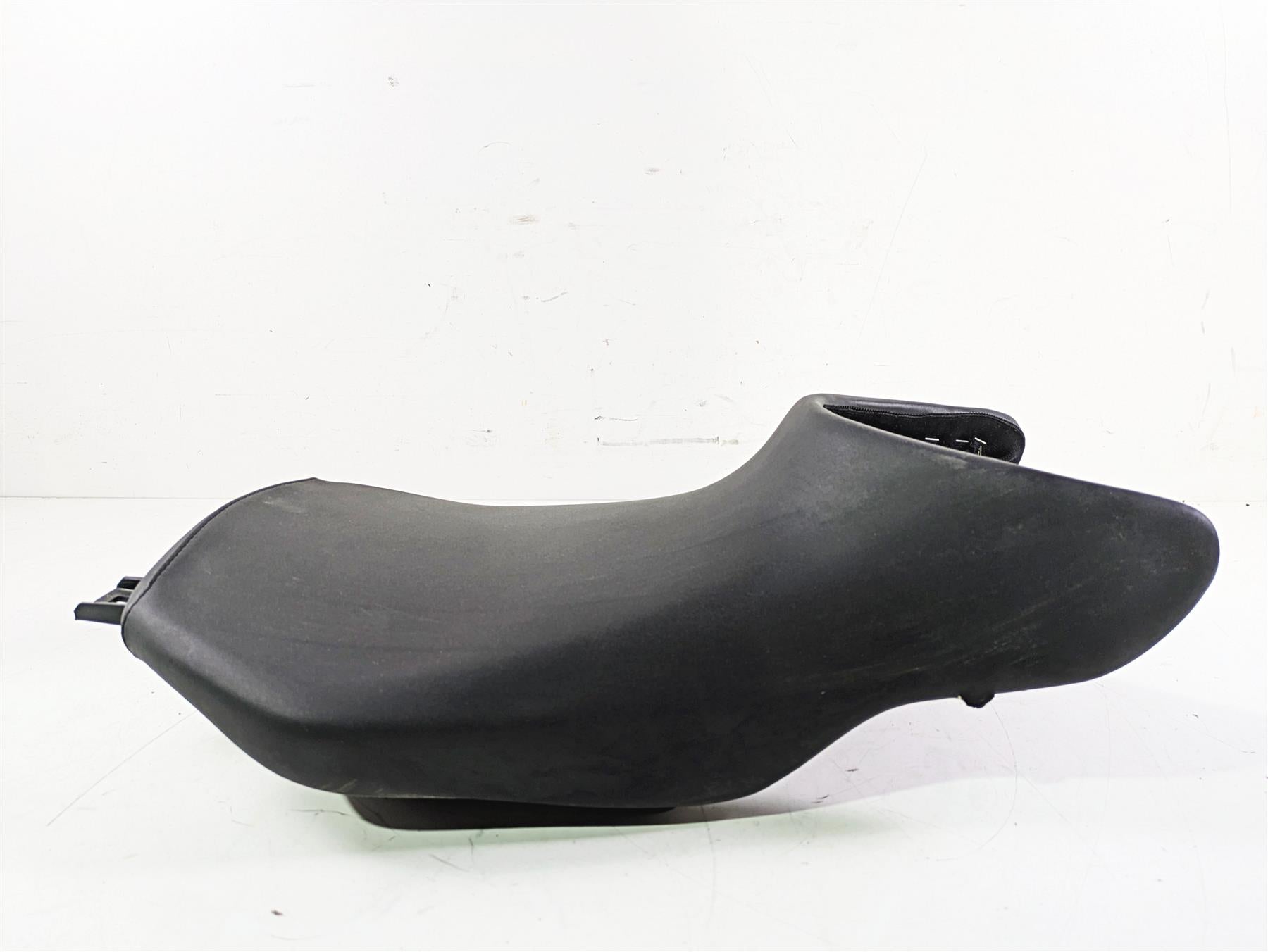 2016 BMW R1200RS K54 Front Seat Saddle Standard Height 820mm 52538534318 {{ shop.shopifyCountryName }} - Mototech271