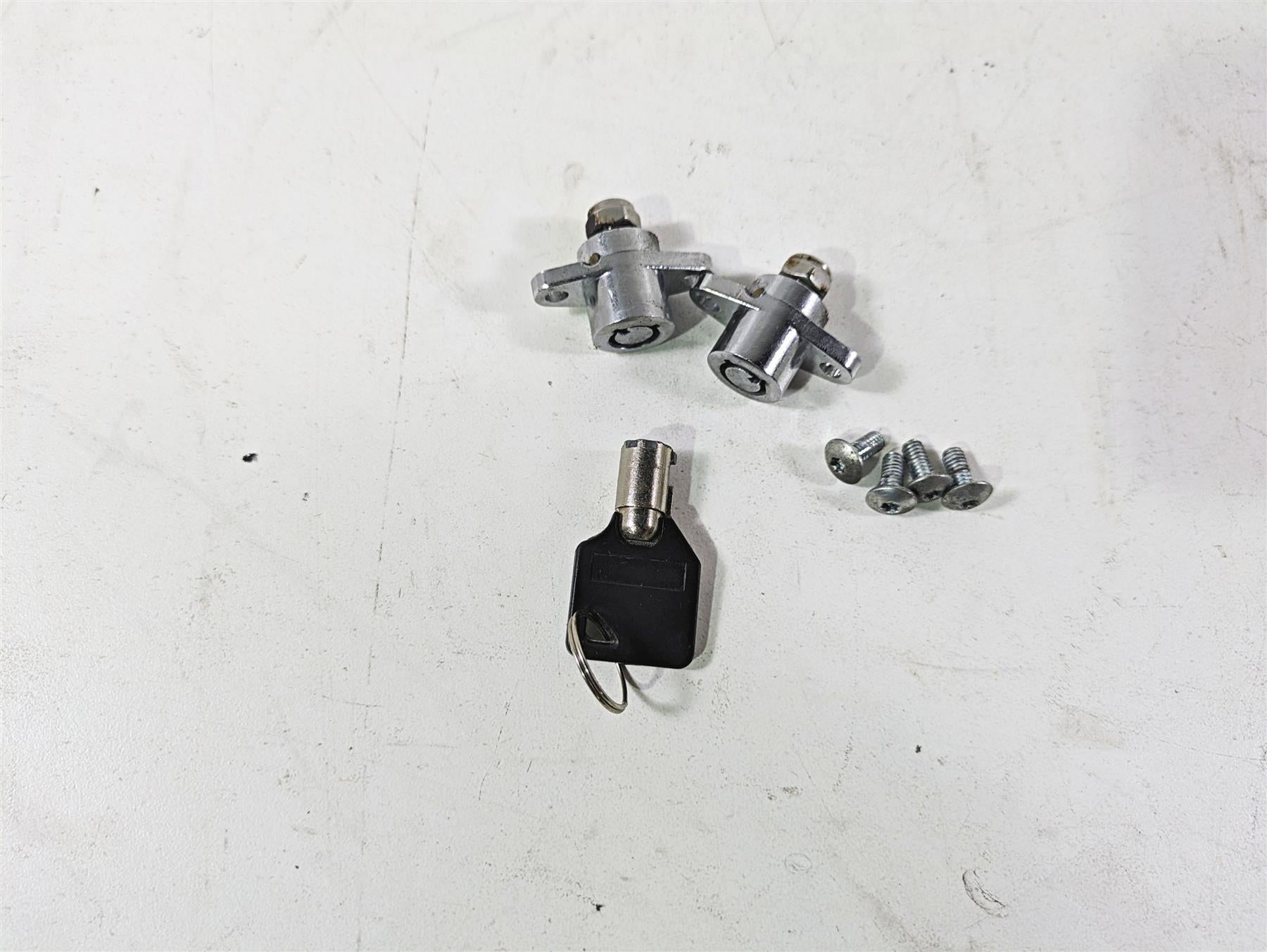 2020 Harley Touring FLHT Electra Glide Saddlebag Lock Key Set 90300024 {{ shop.shopifyCountryName }} - Mototech271