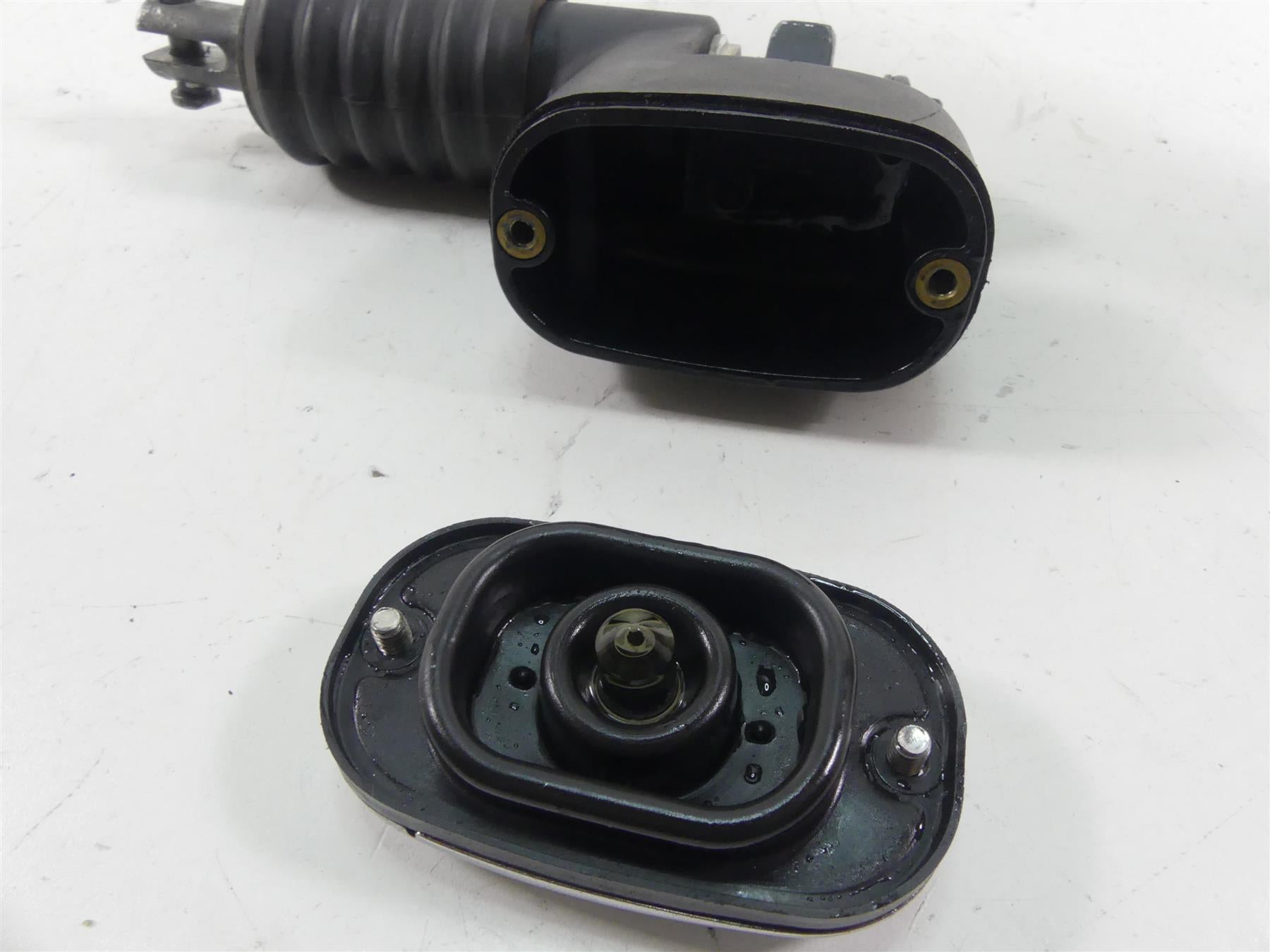 2005 Harley Touring CVO FLHTC SE Electra Glide Rear Brake Cylinder 41782-05 {{ shop.shopifyCountryName }} - Mototech271