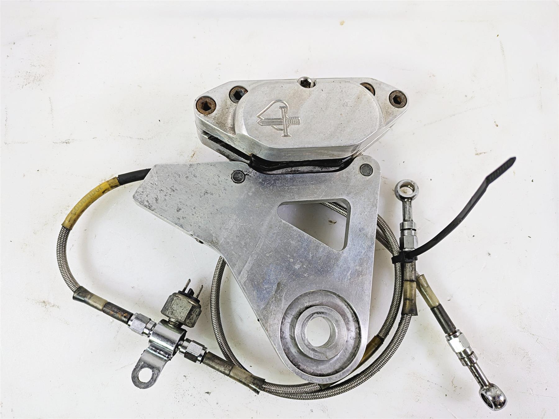 2002 Indian Spirit Deluxe Rear Brake Caliper & Bracket 50-051 53-176 {{ shop.shopifyCountryName }} - Mototech271