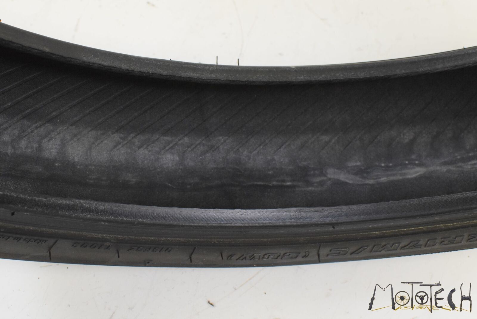 USED Front Tire BRIDGESTONE Hyperstport Battlax BT016 F 120/70-17 DOT5016 003027 {{ shop.shopifyCountryName }} - Mototech271
