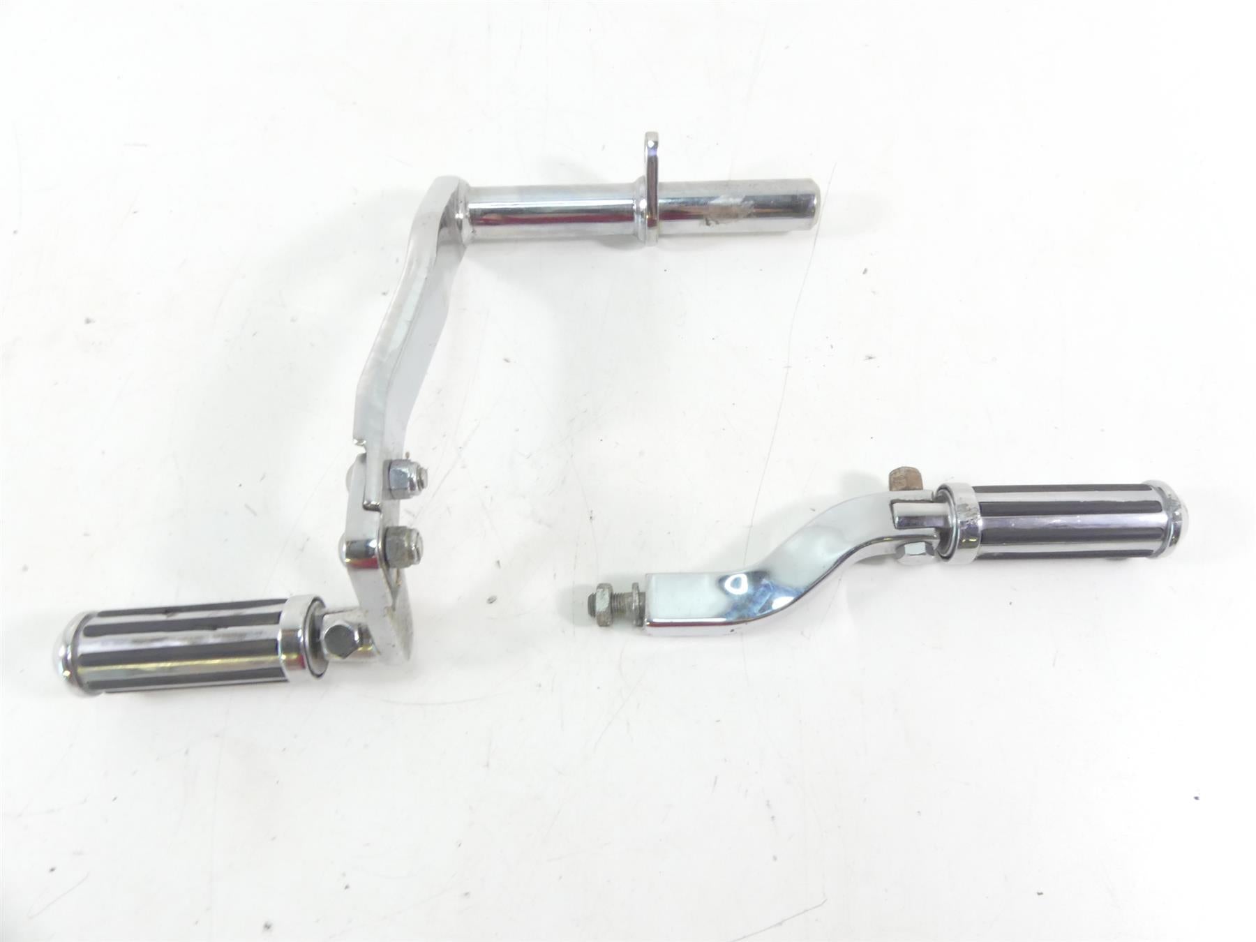 1997 Harley Dyna FXDS Super Glide Conv Passenger Footpeg Set 52740-94A {{ shop.shopifyCountryName }} - Mototech271