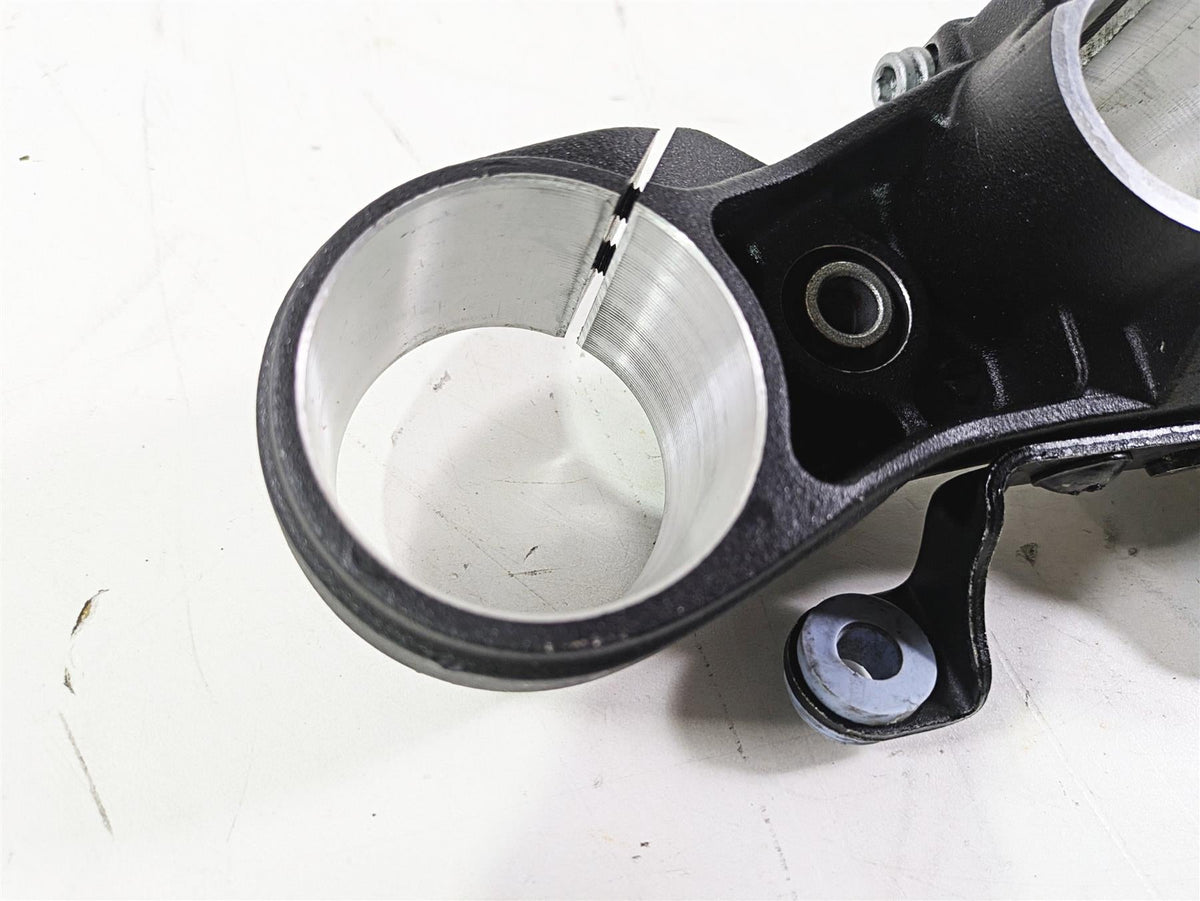 2018 Ducati Hypermotard 939 SP Upper Triple Tree Steering Clamp 34110972AA {{ shop.shopifyCountryName }} - Mototech271
