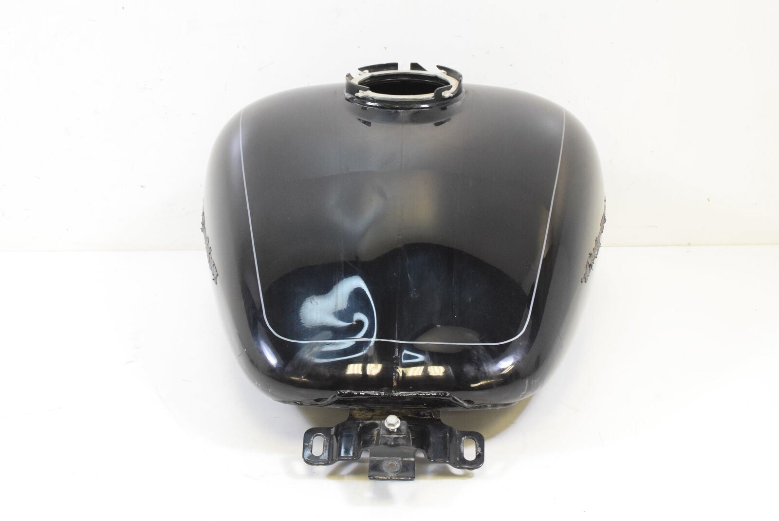 2015 Harley Touring FLTRXS Road Glide Fuel Gas Petrol Tank - Dented 61356-08 {{ shop.shopifyCountryName }} - Mototech271