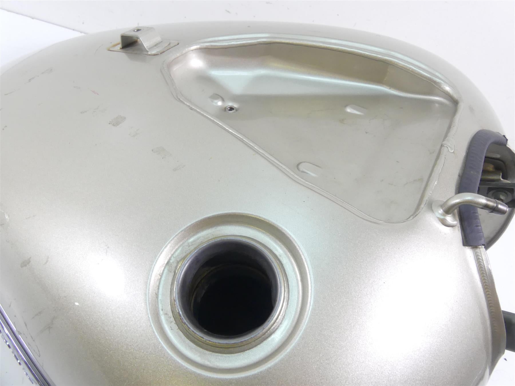 2001 Yamaha XV1600 Road Star Fuel Gas Petrol Tank Reservoir - Dent