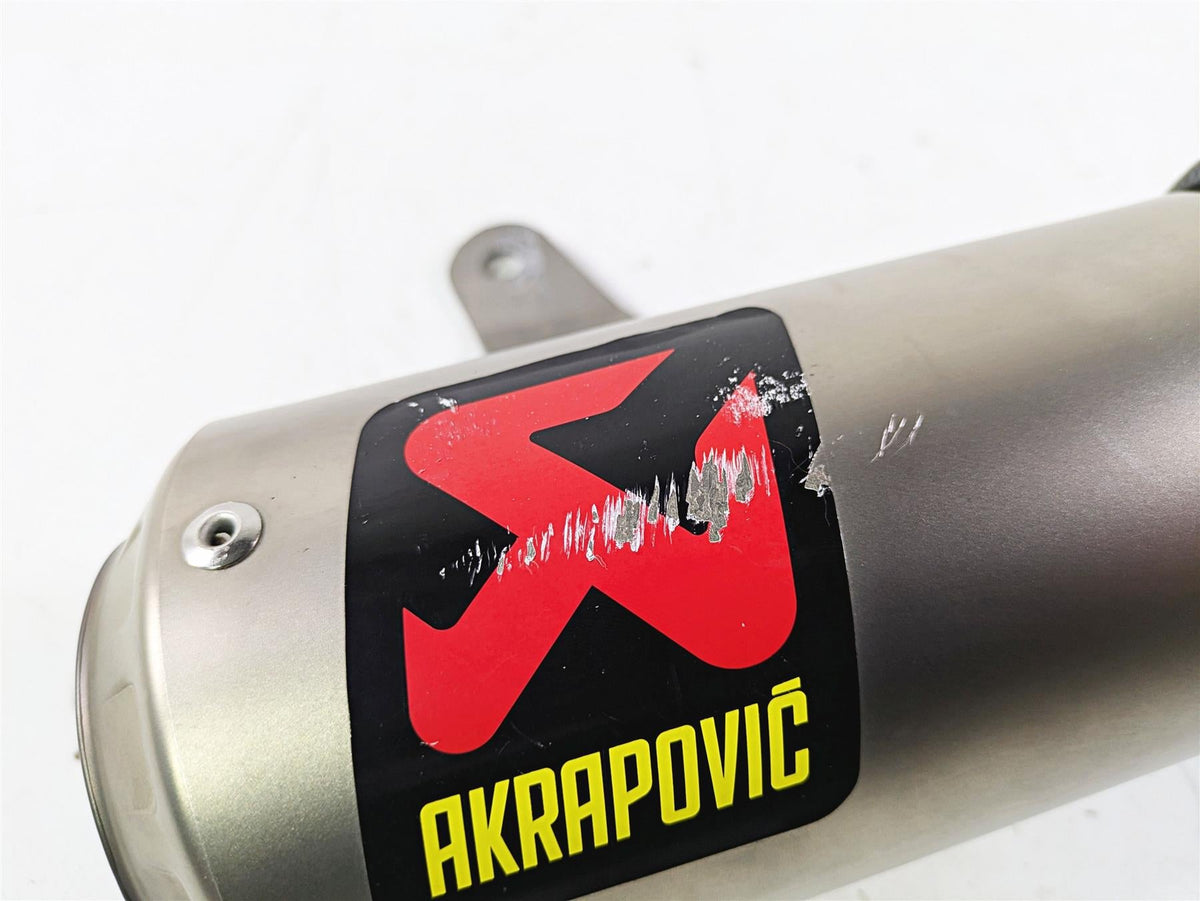 2017 BMW S1000RR K46 Akrapovic Titanium Slip-On Exhaust Muffler S-B10SO8-CUBT {{ shop.shopifyCountryName }} - Mototech271