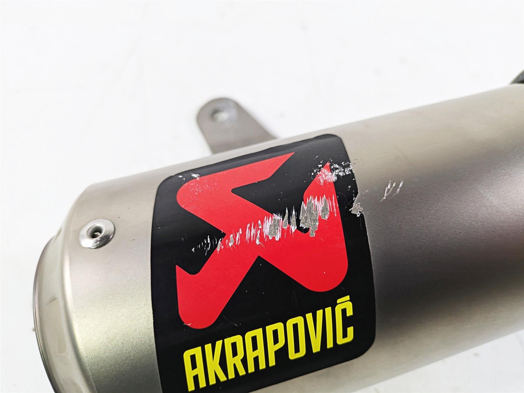 2017 BMW S1000RR K46 Akrapovic Titanium Slip-On Exhaust Muffler S-B10SO8-CUBT {{ shop.shopifyCountryName }} - Mototech271