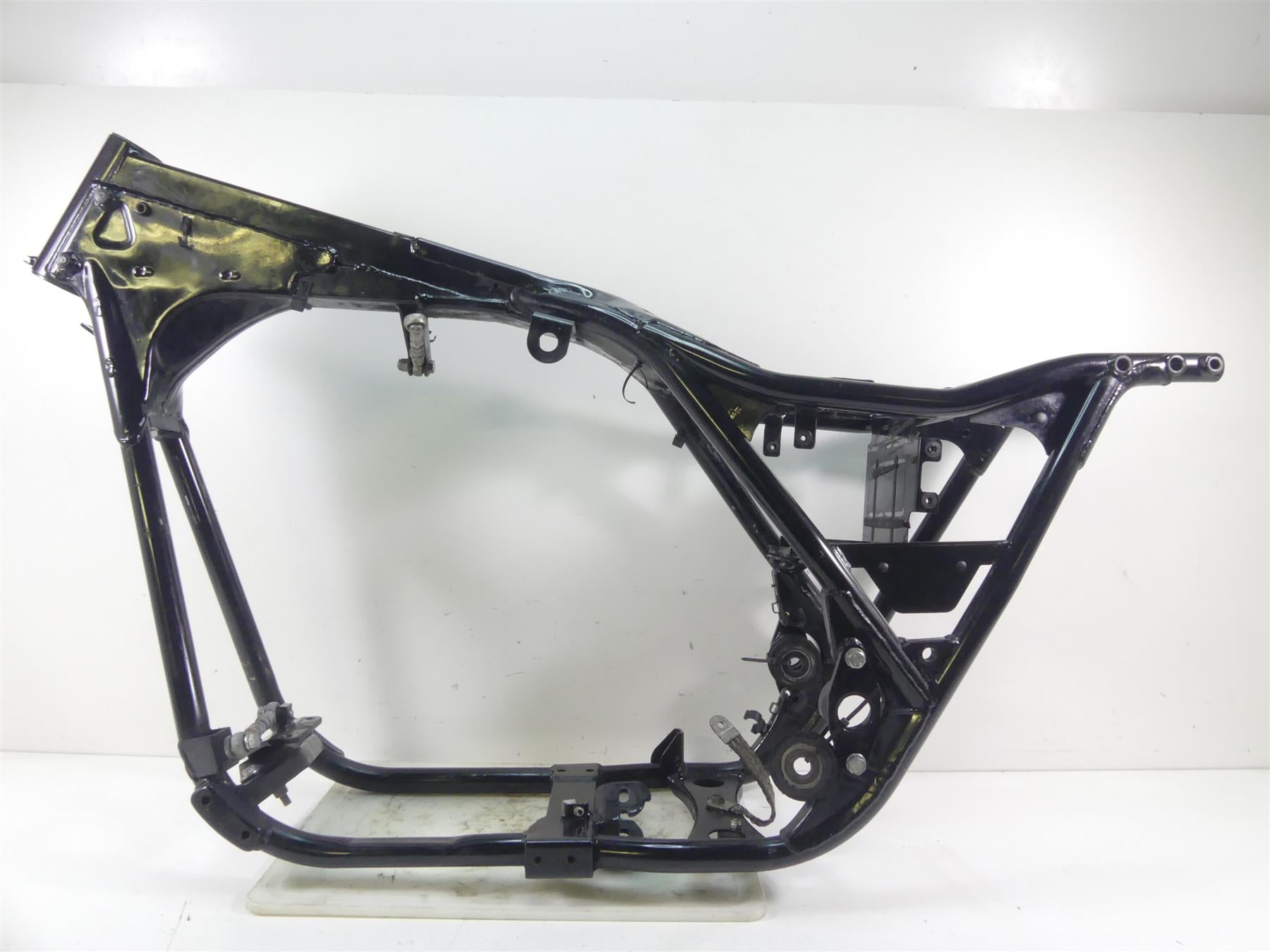 2000 Harley Dyna FXR4 CVO Super Glide Straight Main Frame Chassis With Clean Title 47205-91B {{ shop.shopifyCountryName }} - Mototech271