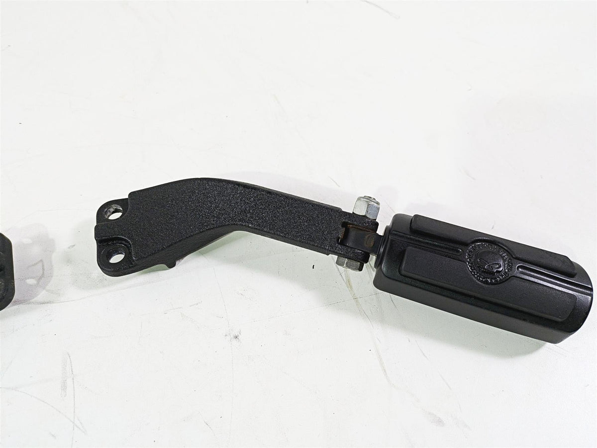2016 Harley FXDL Dyna Low Rider Rear Passenger Footpegs Willie G Skull 49224-06A {{ shop.shopifyCountryName }} - Mototech271