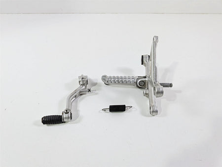 2016 Aprilia RSV 1100 Tuono V4 Factory Front Right Foot Peg & Brake Pedal 897828 {{ shop.shopifyCountryName }} - Mototech271