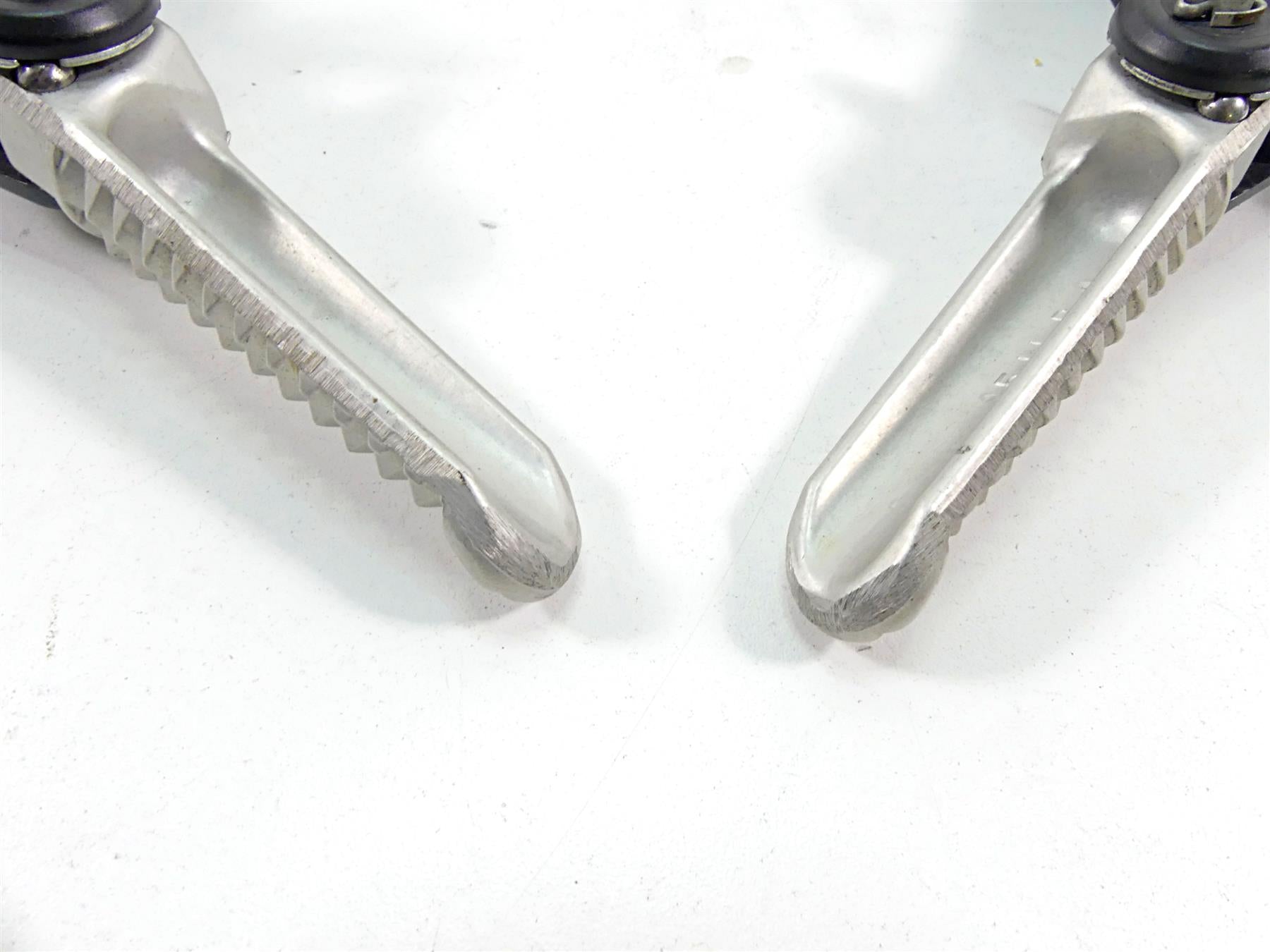 2012 Yamaha VMX17 VMAX 1700 Rear Passenger Footpeg Set 2S3-27430-00 2S3-27440-00 {{ shop.shopifyCountryName }} - Mototech271