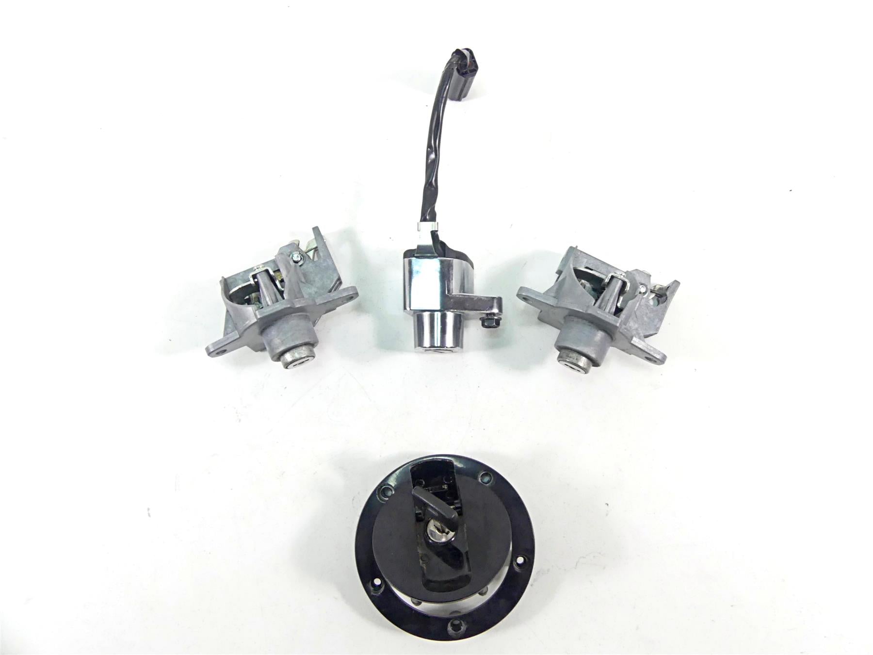 2011 Victory Cross Country Ignition Switch Key Lock Tank Cap Set 4012944 4012943 {{ shop.shopifyCountryName }} - Mototech271