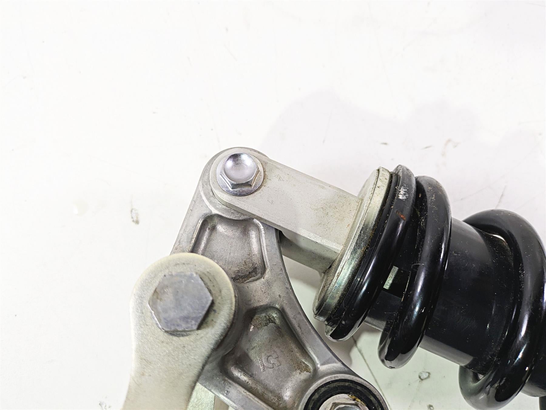 2024 Kawasaki ZX6R ZX636 Ninja Straight Rear Suspension Shock 45014-0393-52E {{ shop.shopifyCountryName }} - Mototech271
