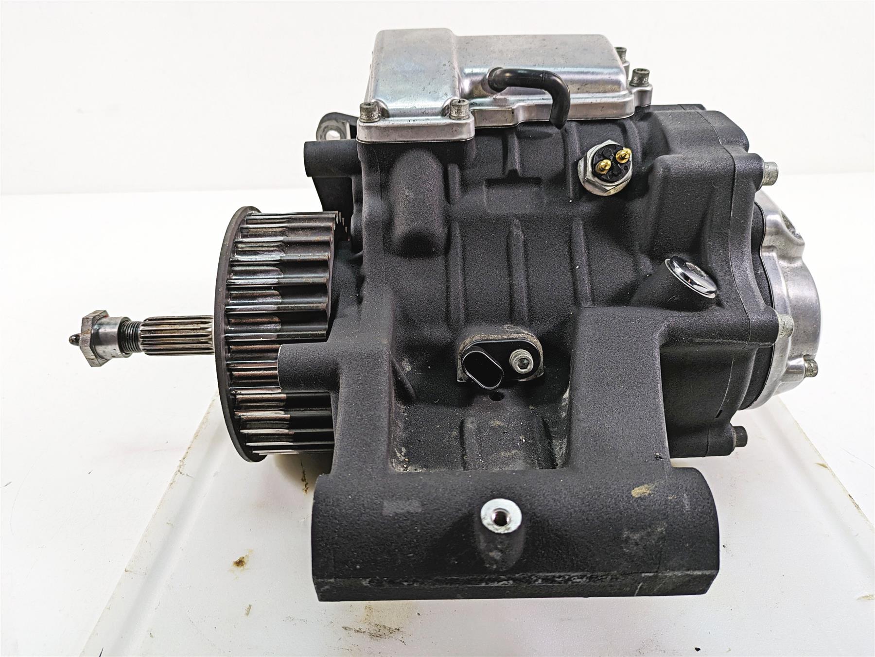 2009 Harley Softail FLSTSB Cross Bones 6 Speed Transmission Gear Box 33012-10A {{ shop.shopifyCountryName }} - Mototech271