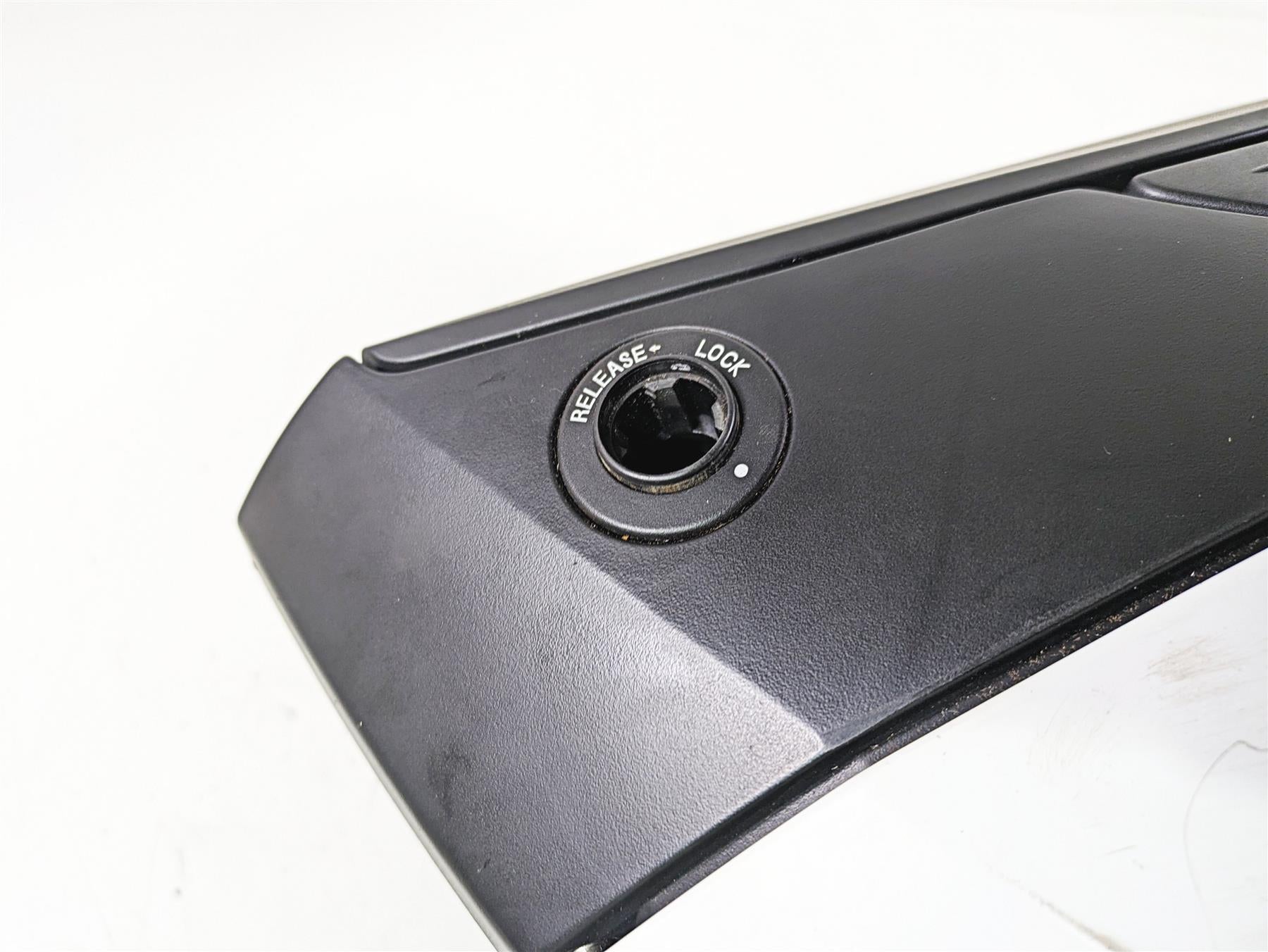 2022 BMW R1250 RT K052 Left Saddlebag Saddle Bag Case 46547728663 {{ shop.shopifyCountryName }} - Mototech271