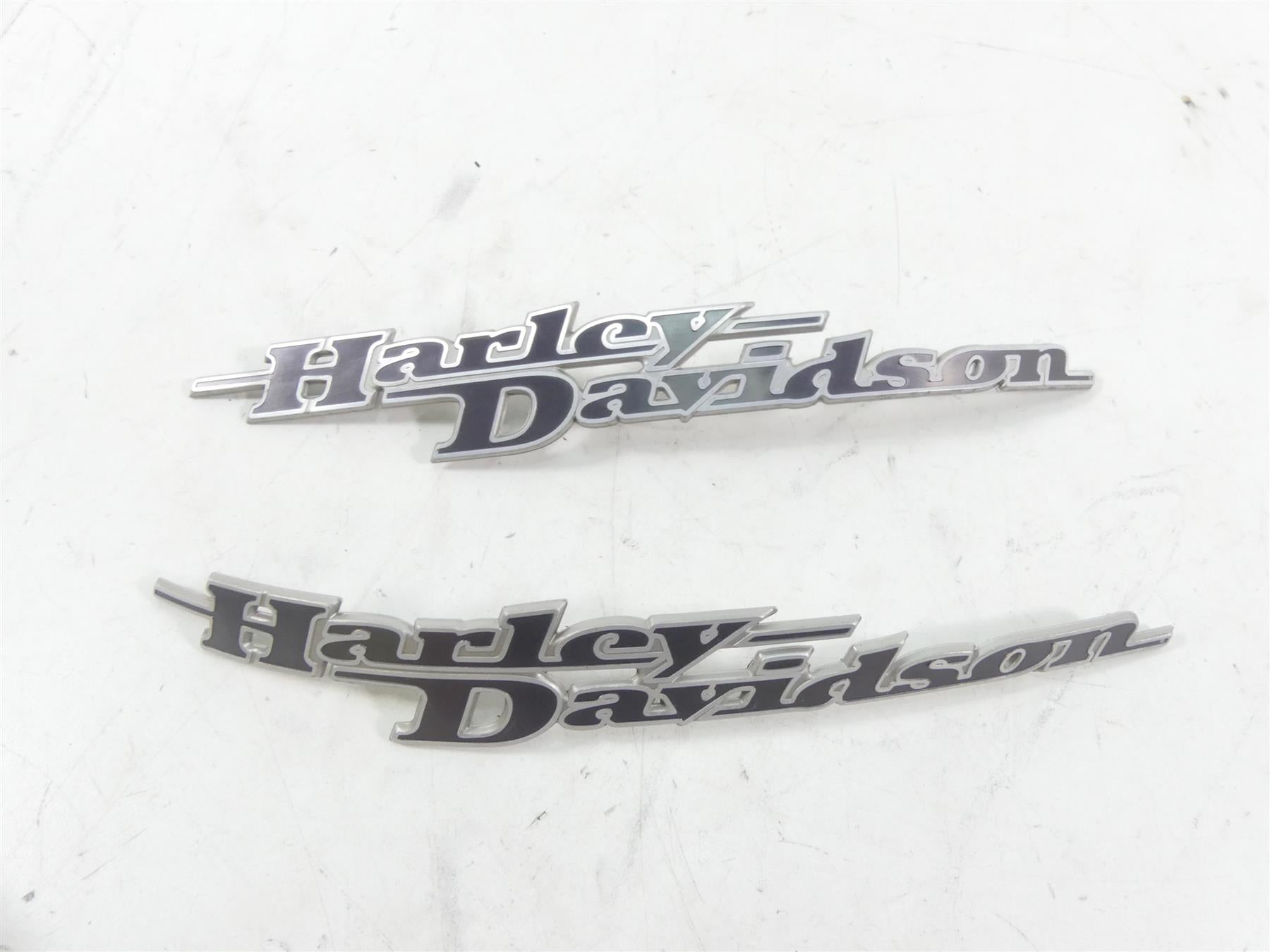 2014 Harley Touring FLHXS Street Glide Sp L+R Tank Emblem Medallion 62435-11 {{ shop.shopifyCountryName }} - Mototech271