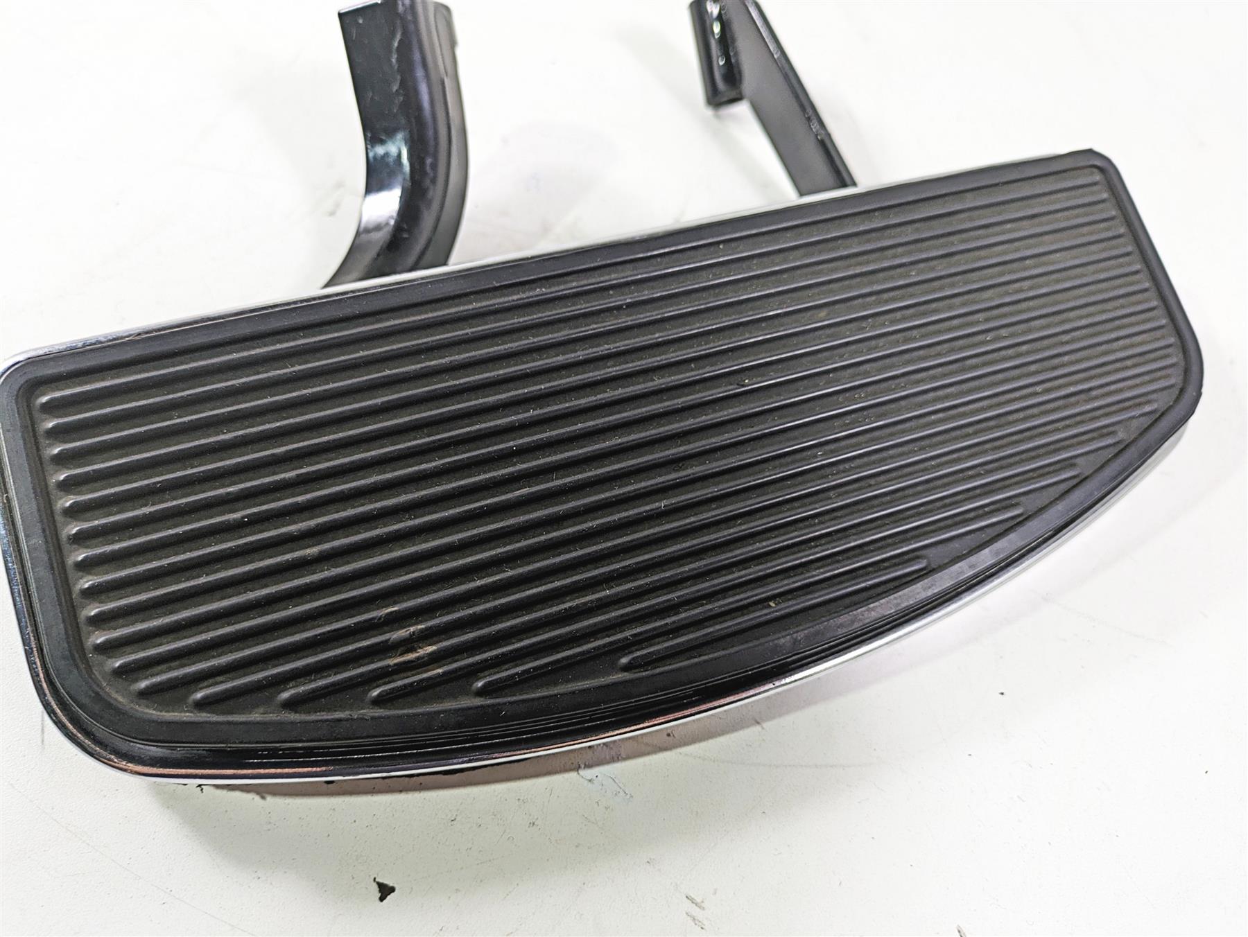 2020 Harley Touring FLHT Electra Glide Right Front Rider Floor Board 50621-06A {{ shop.shopifyCountryName }} - Mototech271