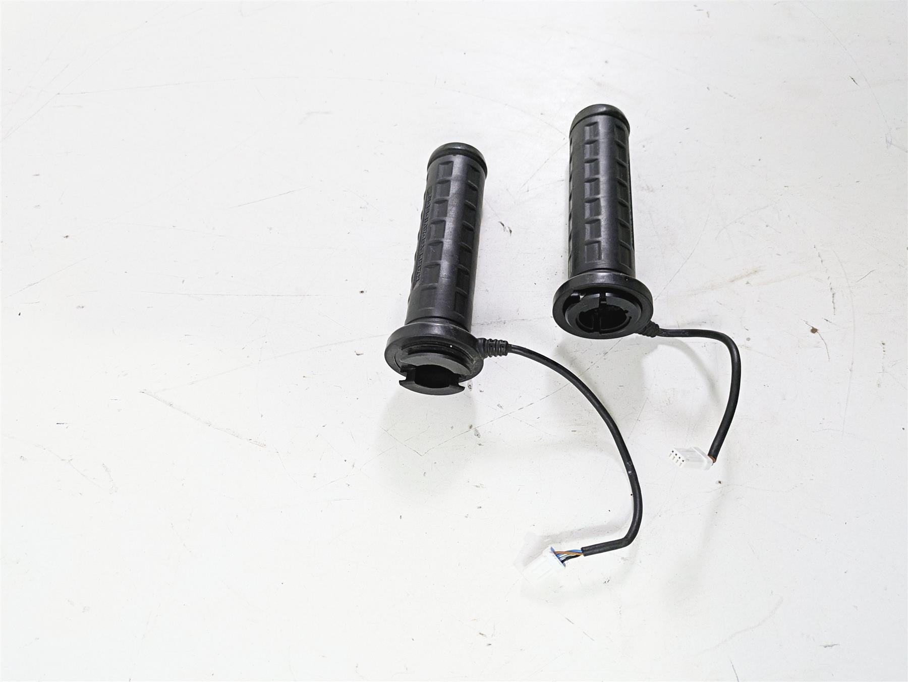 2022 Harley RA1250 S Pan America Left Right Heated Grip Set 56100376 56100377 {{ shop.shopifyCountryName }} - Mototech271
