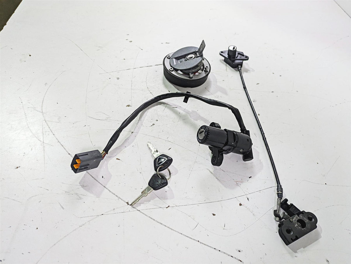 2012 Triumph Daytona 675 Ignition Switch Key Lock Tank Cap Set T2507563 {{ shop.shopifyCountryName }} - Mototech271