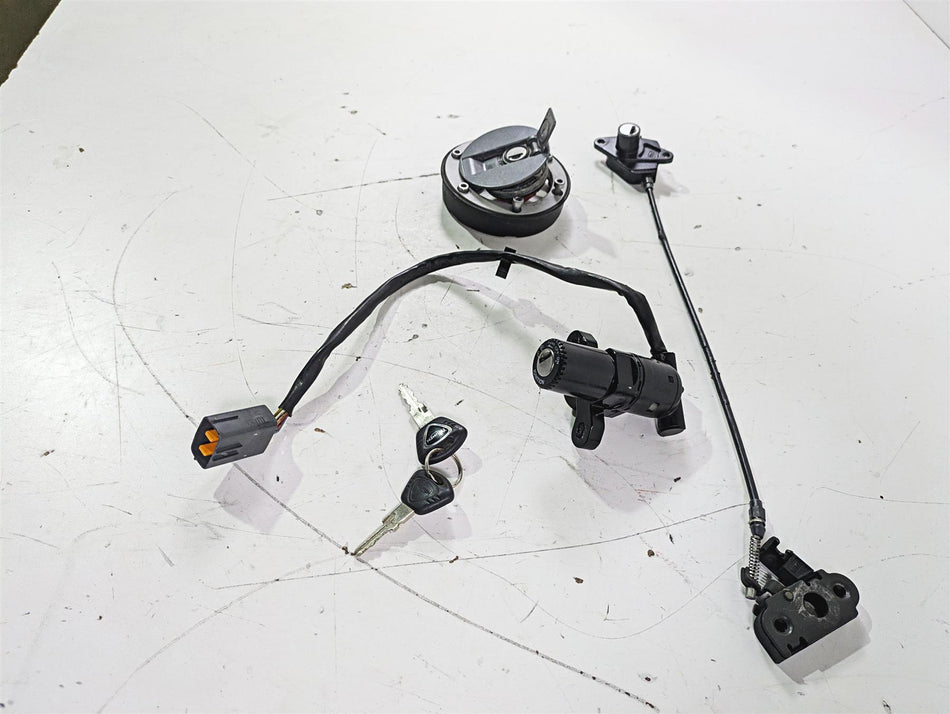 2012 Triumph Daytona 675 Ignition Switch Key Lock Tank Cap Set T2507563 {{ shop.shopifyCountryName }} - Mototech271