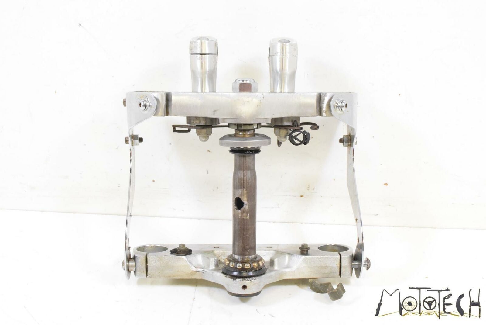 2004 Yamaha XVS650 V-Star Custom Upper Lower Triple Tree Set {{ shop.shopifyCountryName }} - Mototech271