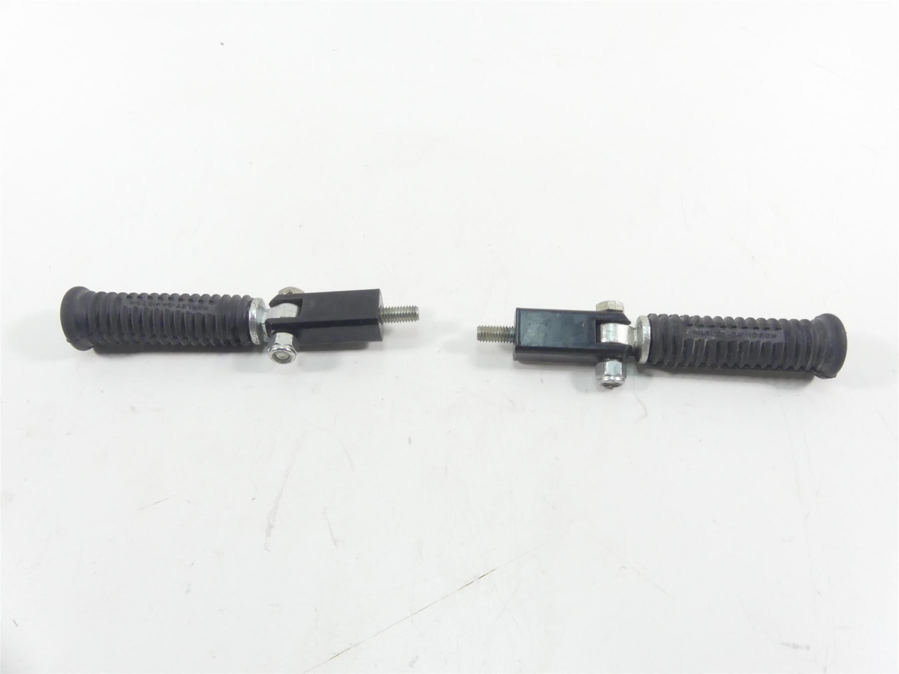 2003 Harley Sportster XL1200 C 100th Anniv Passenger Foot Peg Set 50615-83 {{ shop.shopifyCountryName }} - Mototech271