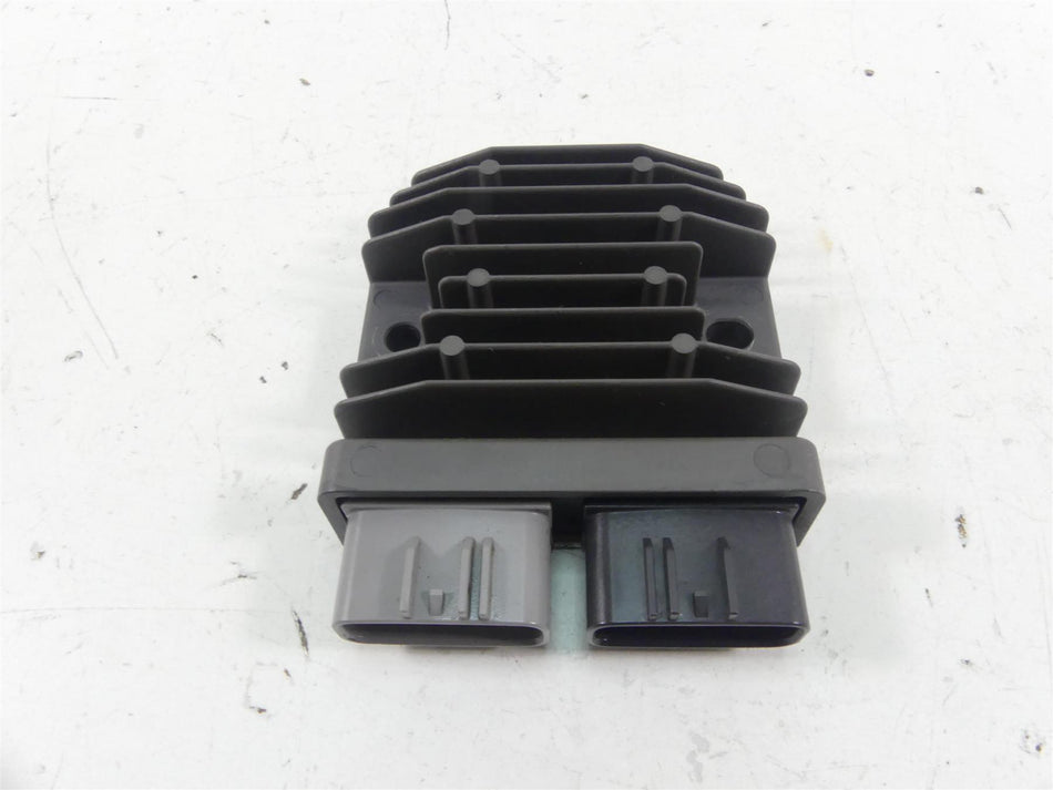 2017 Triumph Thruxton 1200 R Rectifier Voltage Regulator FH020AA T1300679 {{ shop.shopifyCountryName }} - Mototech271