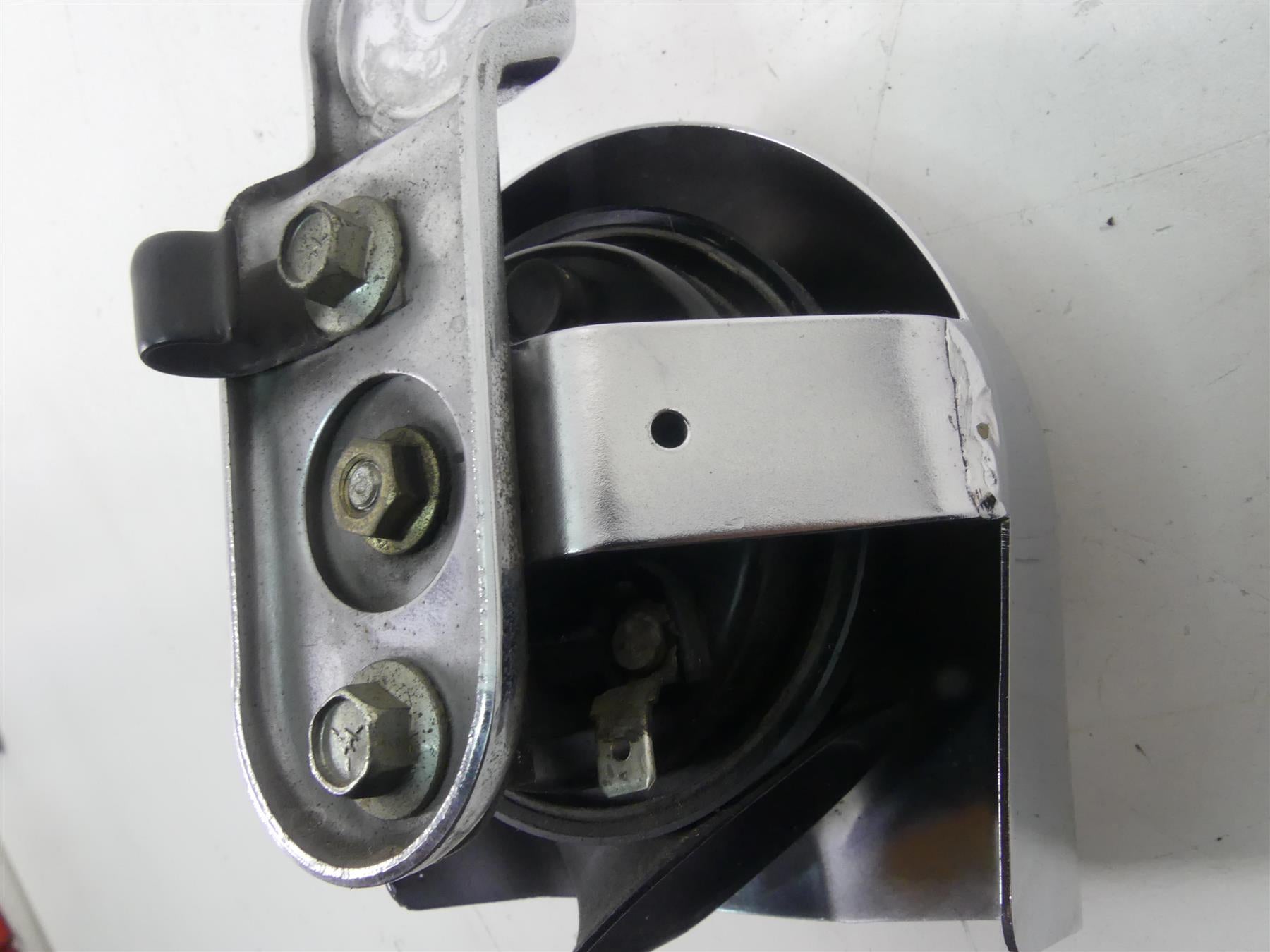 2004 Harley Softail FXSTD SE CVO Deuce Horn & Chrome Cover 69335-03A {{ shop.shopifyCountryName }} - Mototech271