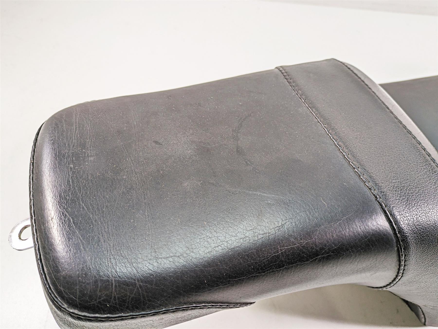 2011 Harley Touring FLTRU Road Glide Duo Driver Drop Seat Saddle Softail? {{ shop.shopifyCountryName }} - Mototech271